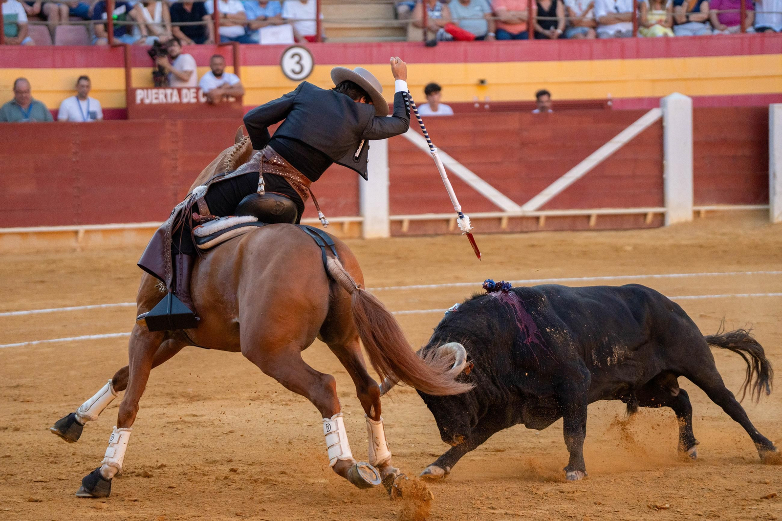 Tarde taurina en la plaza de toros de Roquetas de Mar
