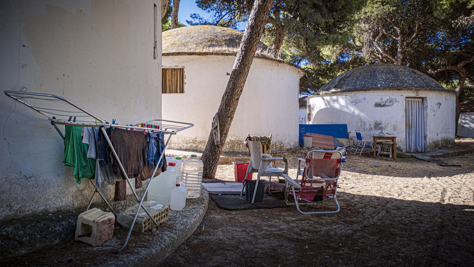 Las imágenes actuales del estado de abandono del antiguo campamento La Forestal en Rota
