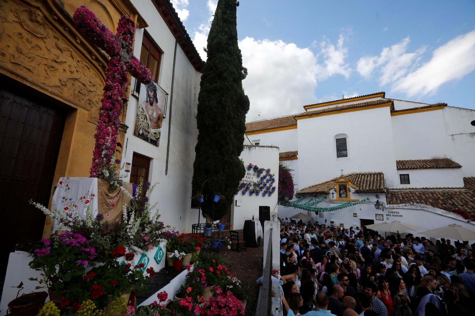 Las mejores fotos de unas Cruces de Córdoba abarrotadas para dar la bienvenida al fin de semana