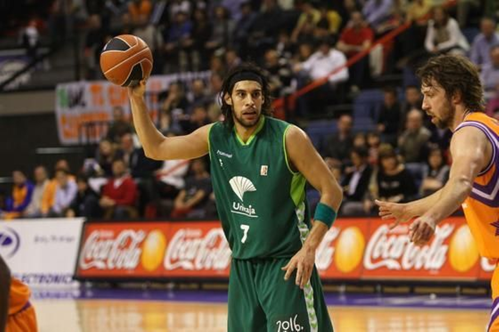 El Unicaja cae ante el Valencia lastrado por una mala primera parte. / LOF