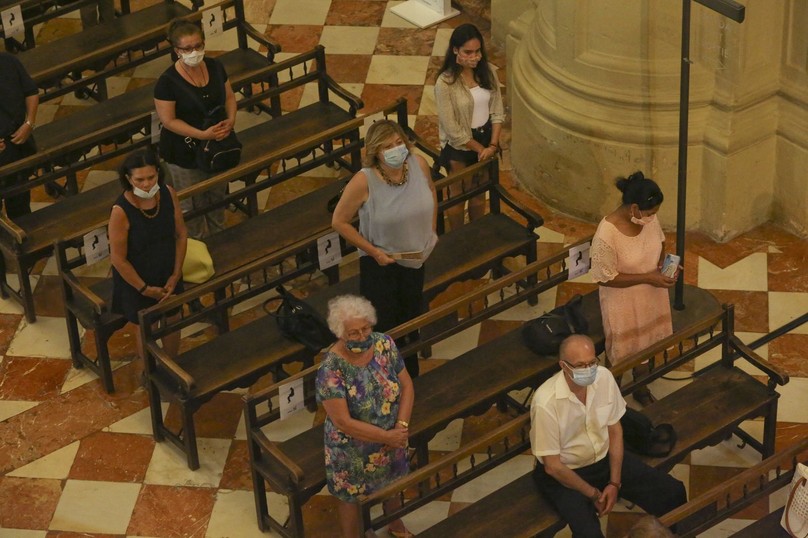 Las fotos del funeral en la Catedral de Málaga por los fallecidos con coronavirus.