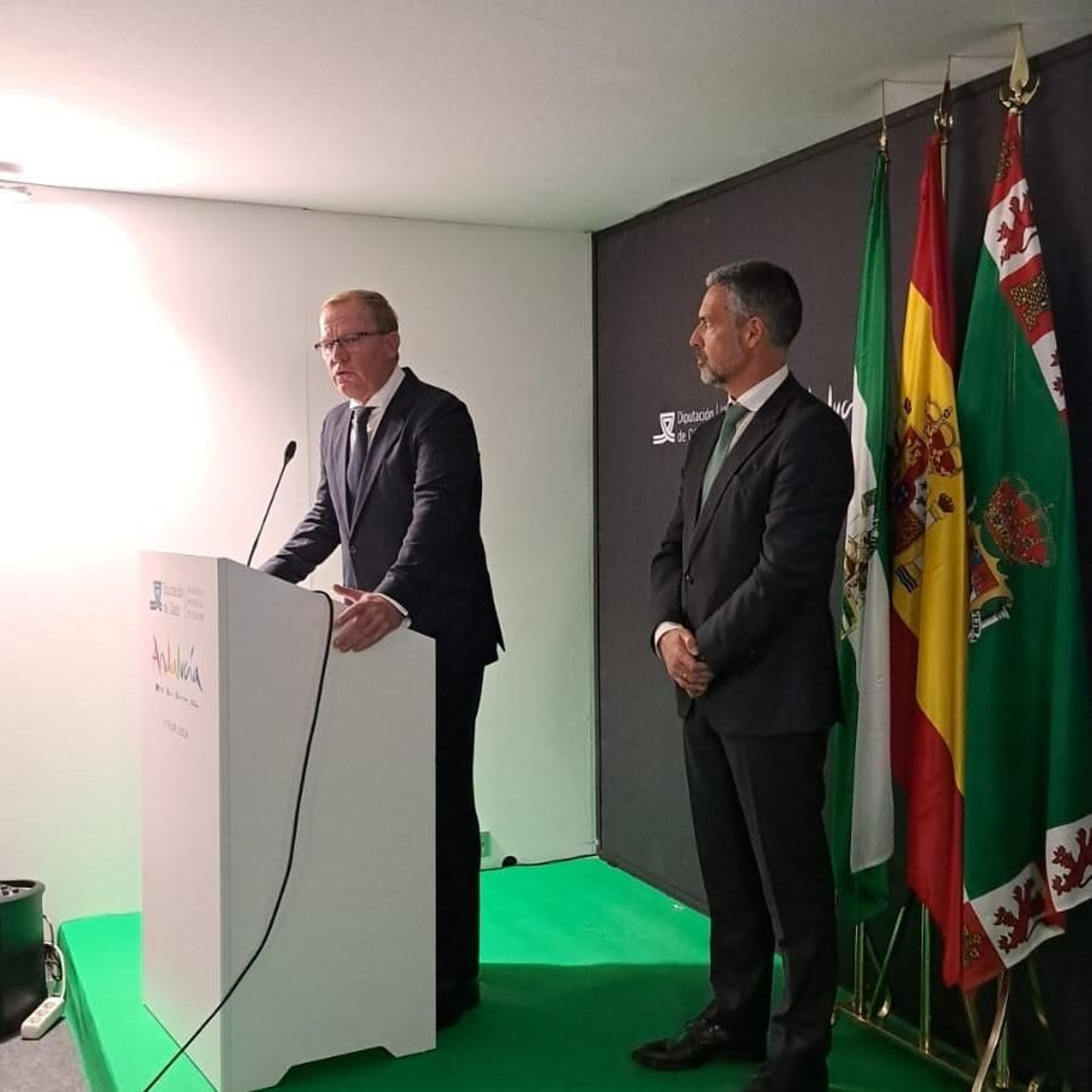 Stefaan de Clerck, consejero delegado de Hoteles Andaluces con Encanto, presentando en Fitur el resort Punta Candor Suites.