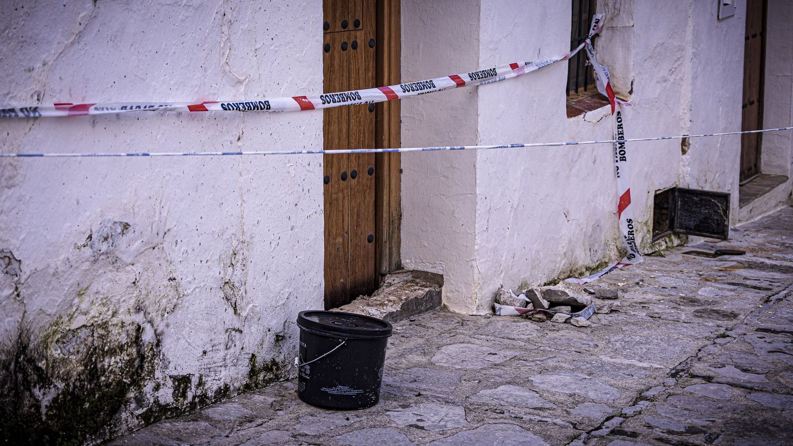 Las imágenes del retorno de los vecinos de Grazalema a sus casas después de once días desalojados