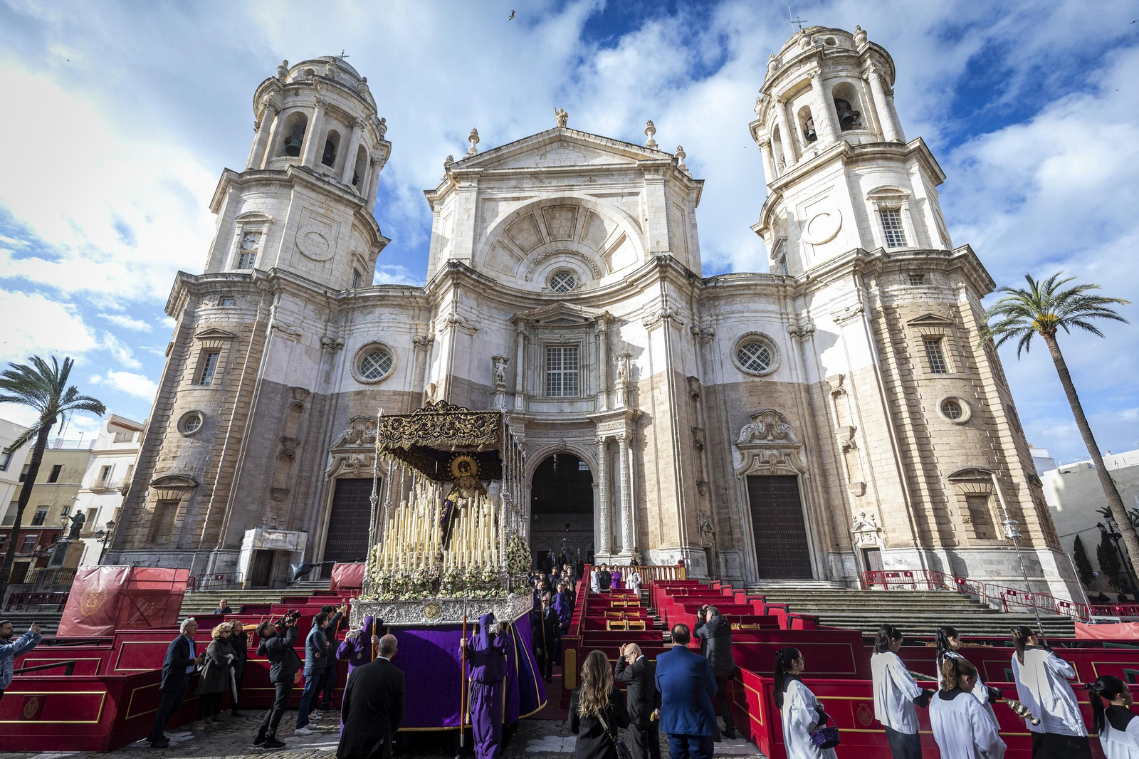 traslado columna semana santa cadiz 23.jpg