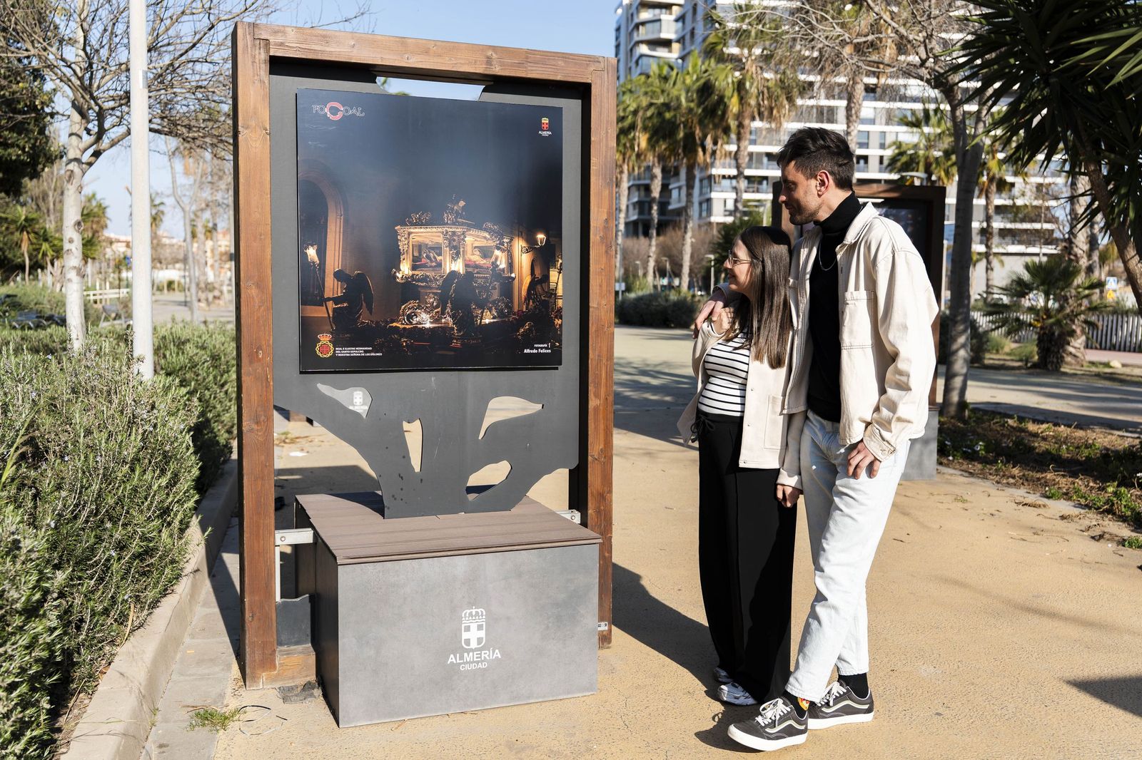 Exposición "La otra mirada" de los Fotógrafos Cofrades de Almería Focoal, en imágenes