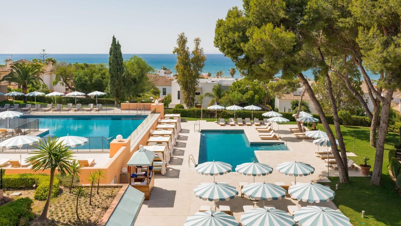 Las piscinas del 5 estrellas.