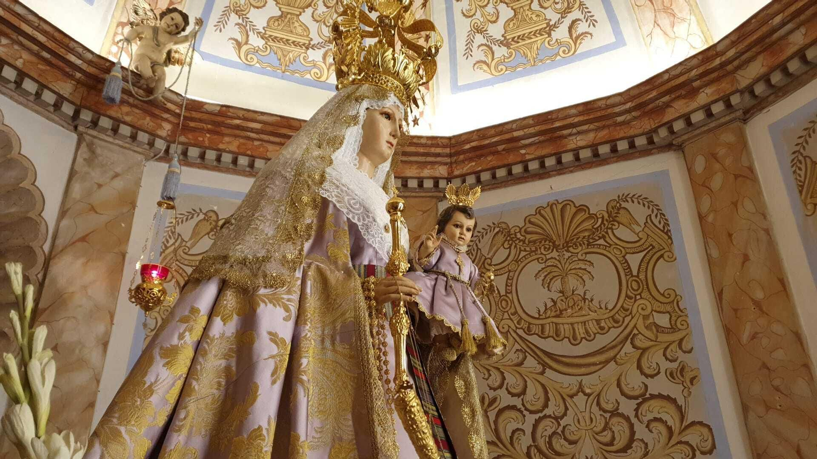 Lunes Santo en Castro del Río: La ofrenda floral de las escoltas romanas, en fotografías