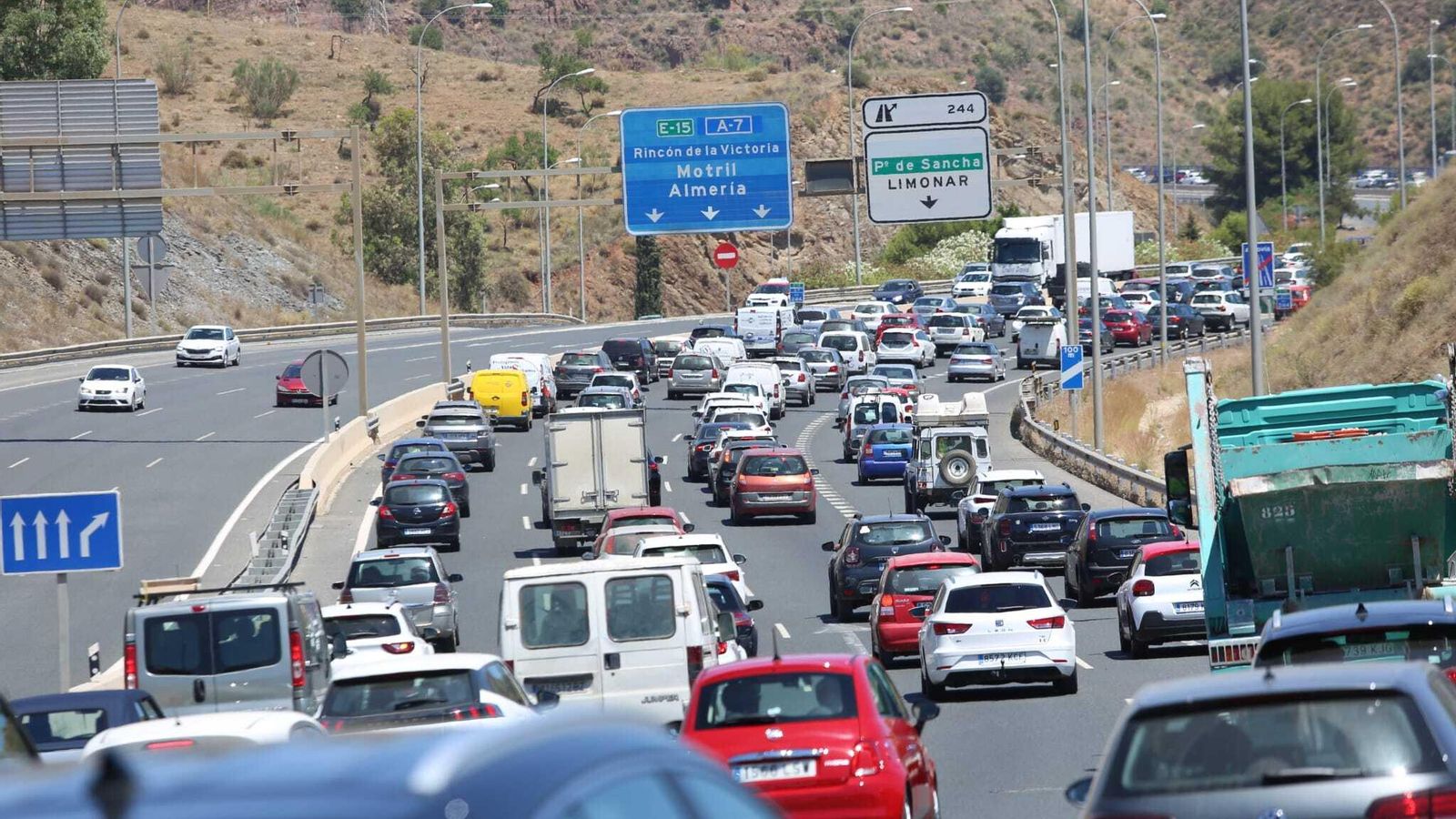 Atasco en la A-7 a la altura de Cerrado de Calderón, en dirección a Almería.