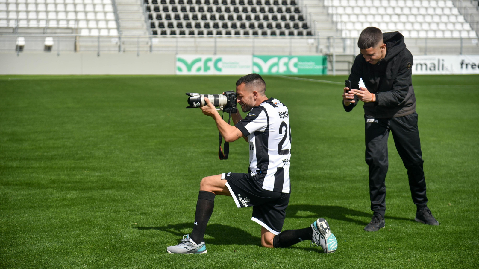 La intrahistoria de la foto oficial de la Balona 2023-24, en imágenes