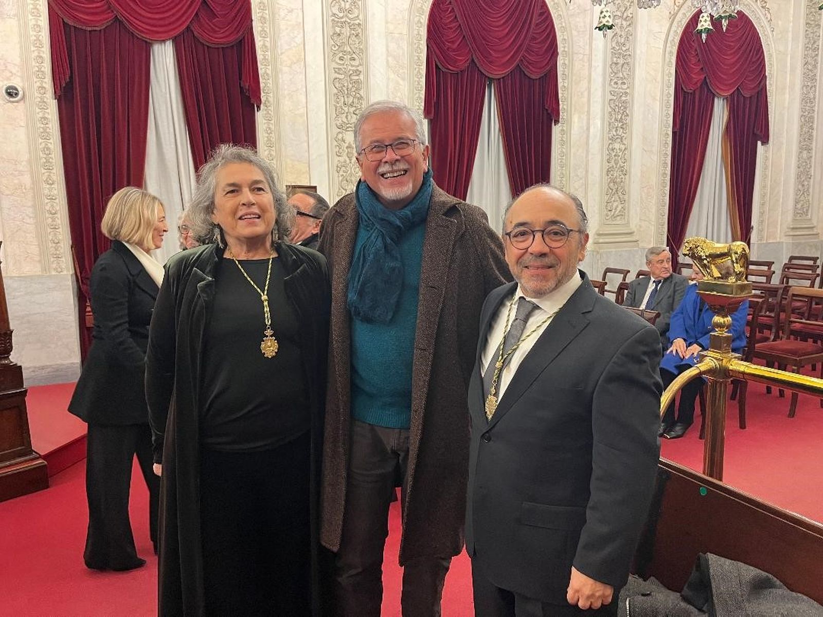 Carmen Bustamante, Eduardo Rodríguez y el fotógrafo Kiki Hernández.