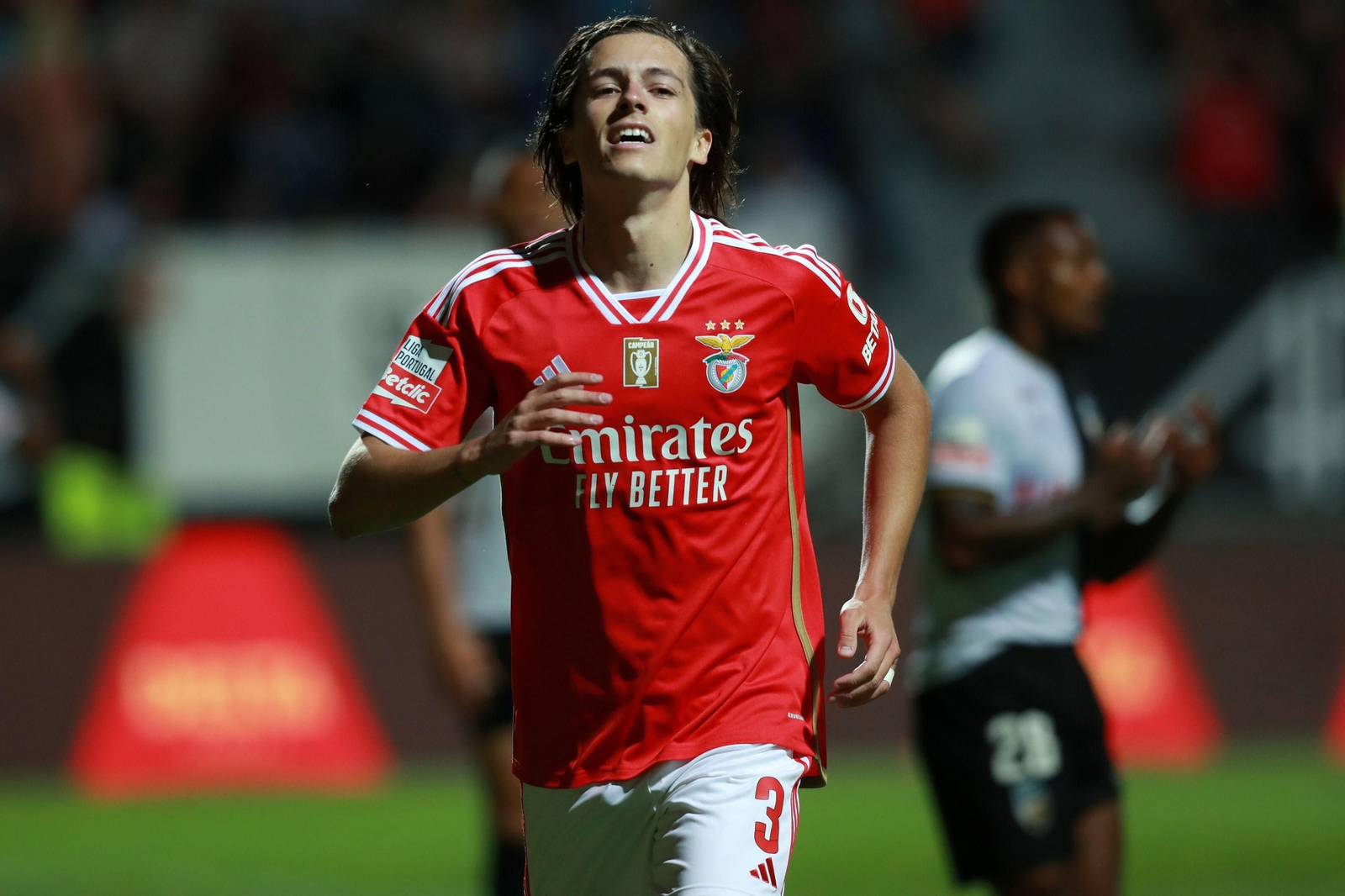 Álvaro Carreras con el Benfica Álvaro Carreras con el Benfica