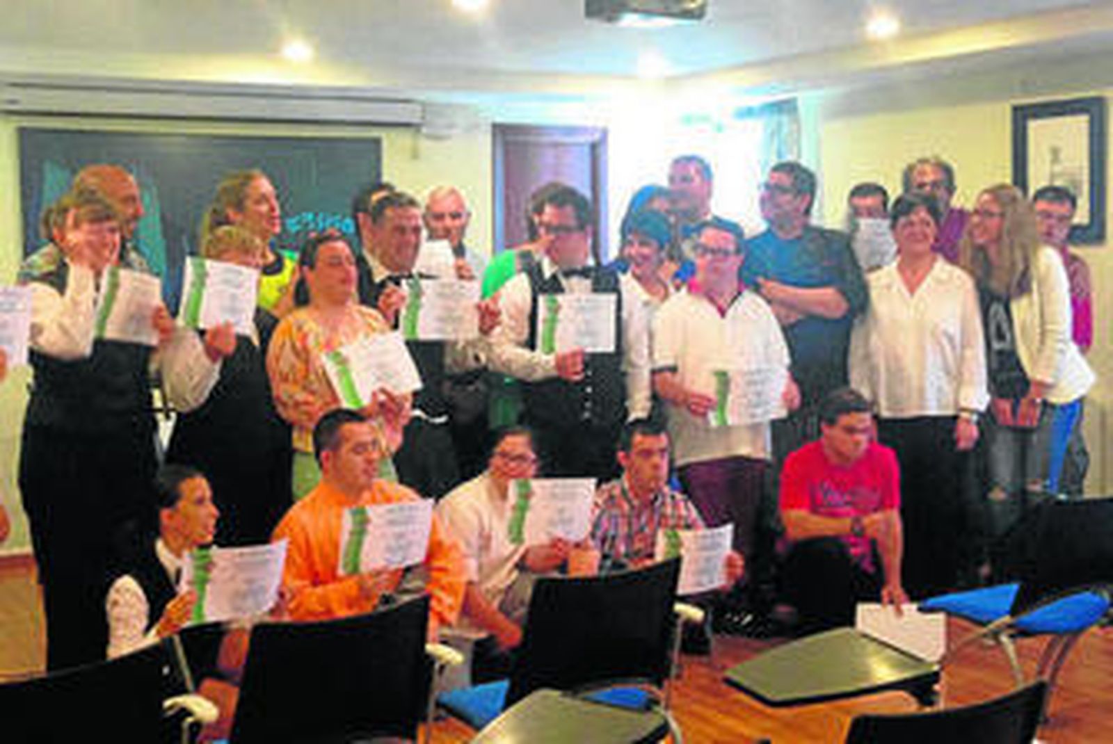 Momento de la entrega de diplomas en el Hotel Escuela Fuentemar.