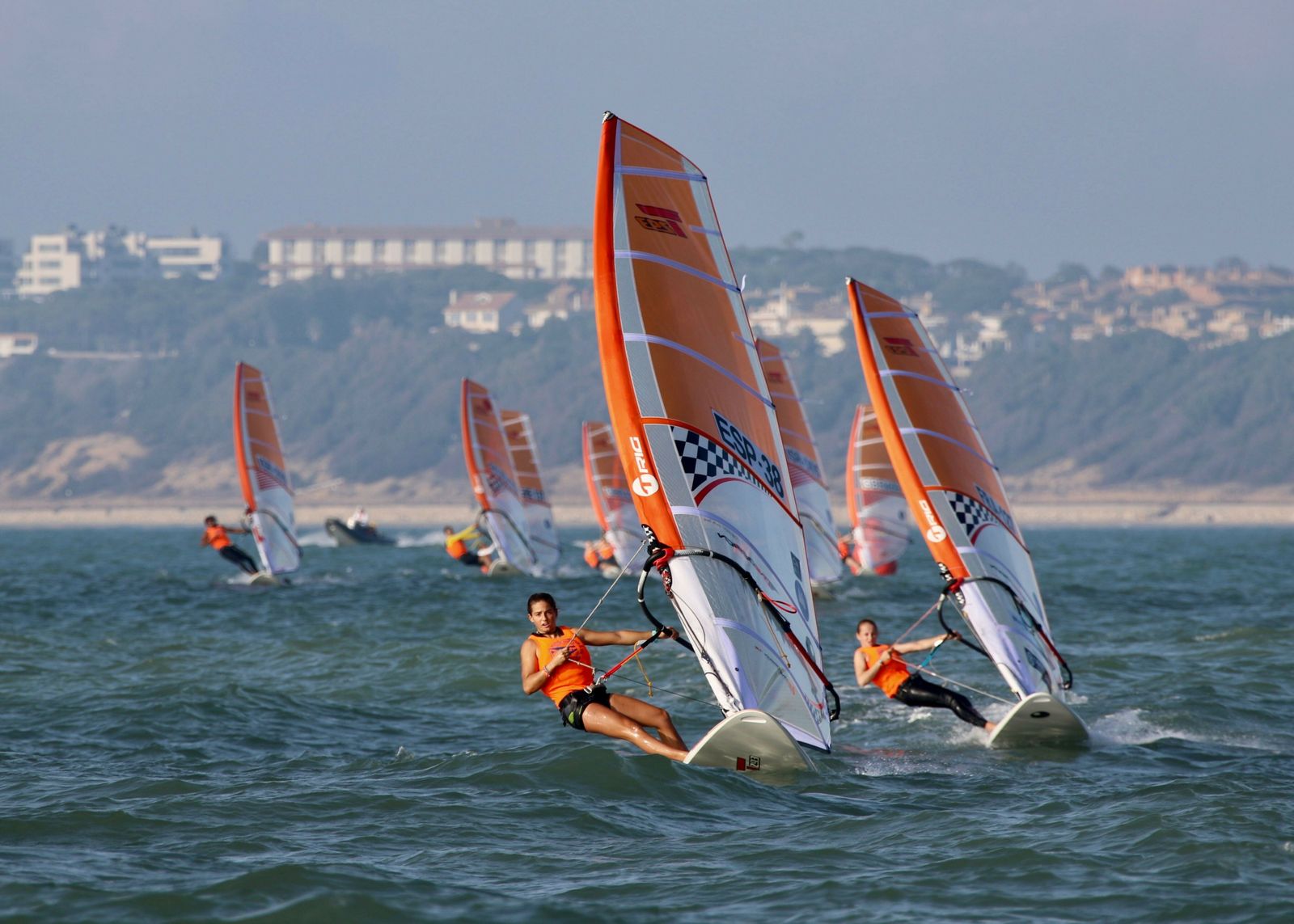 La flota femenina pudo estrenarse por fin tras dos días sin competición.