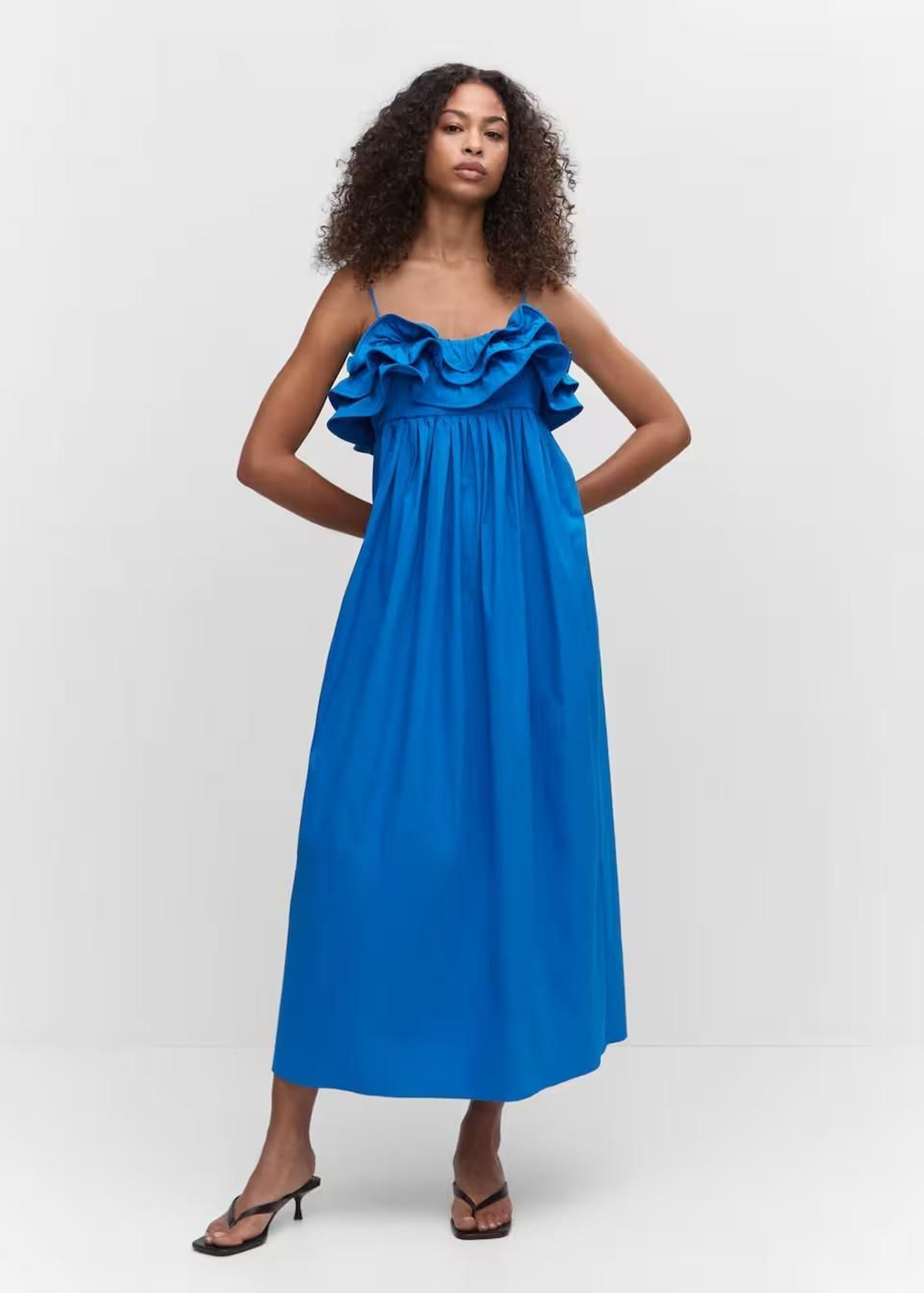 Vestido azul klein de Mango. Vestido azul klein de Mango.