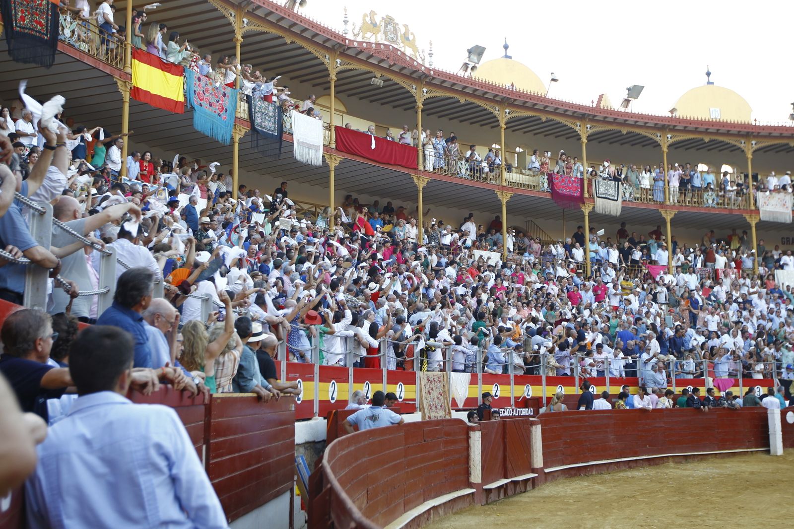 Imágenes del triunfo del torero almeriense Jorge Martínez el día de su alternativa