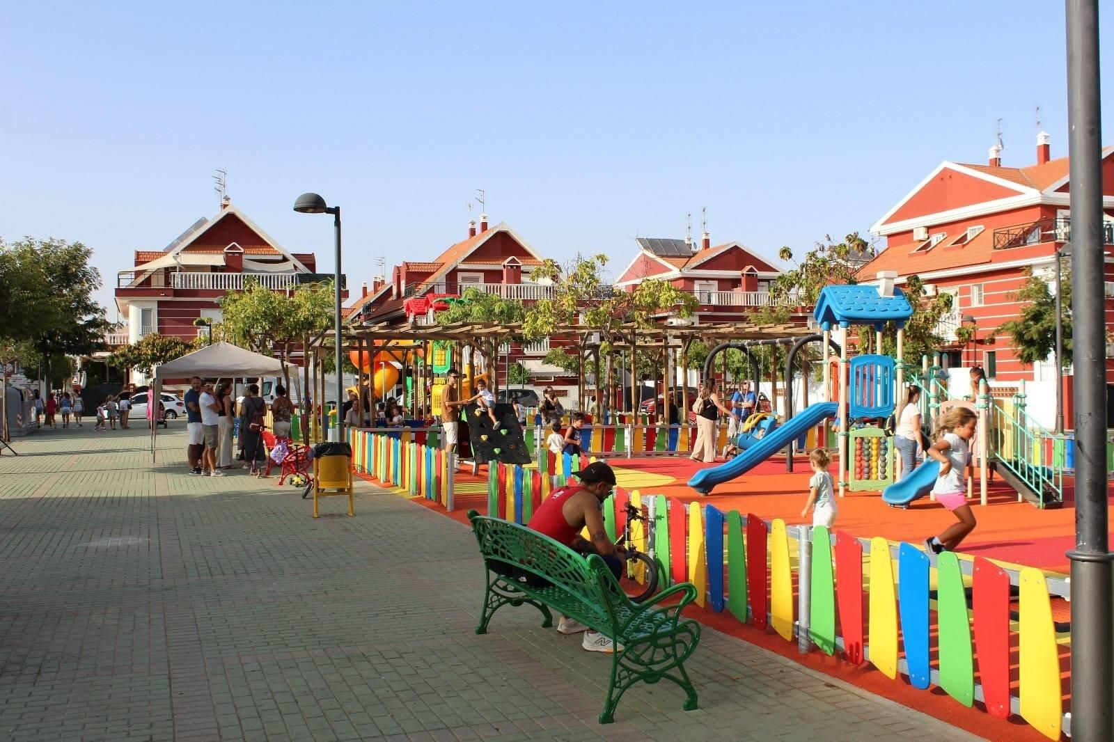 Niños disfrutan en el parque Ernesto Deligny
