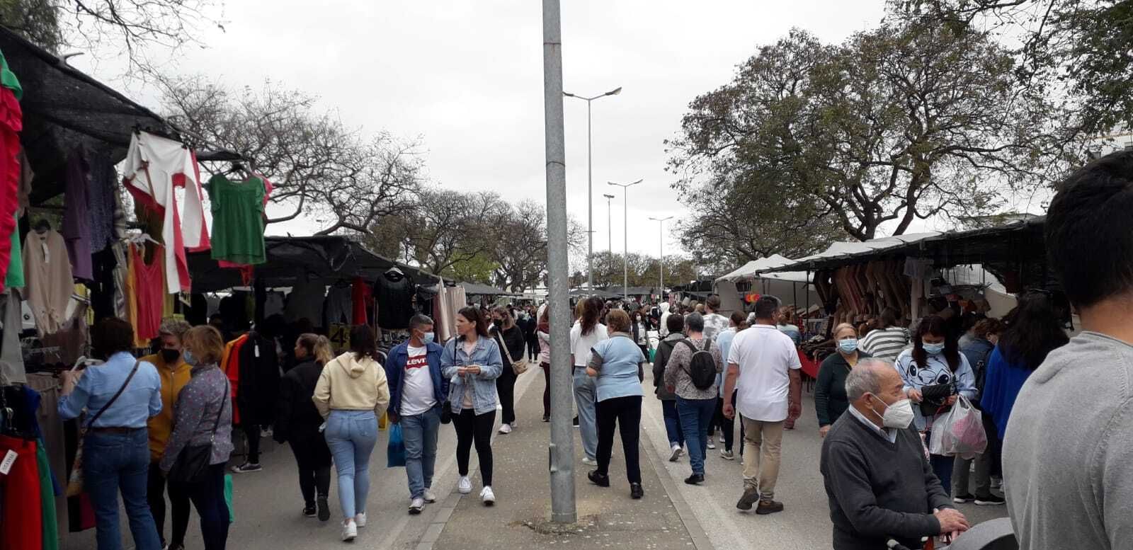 Una imagen del mercadillo de los martes en El Juncal.