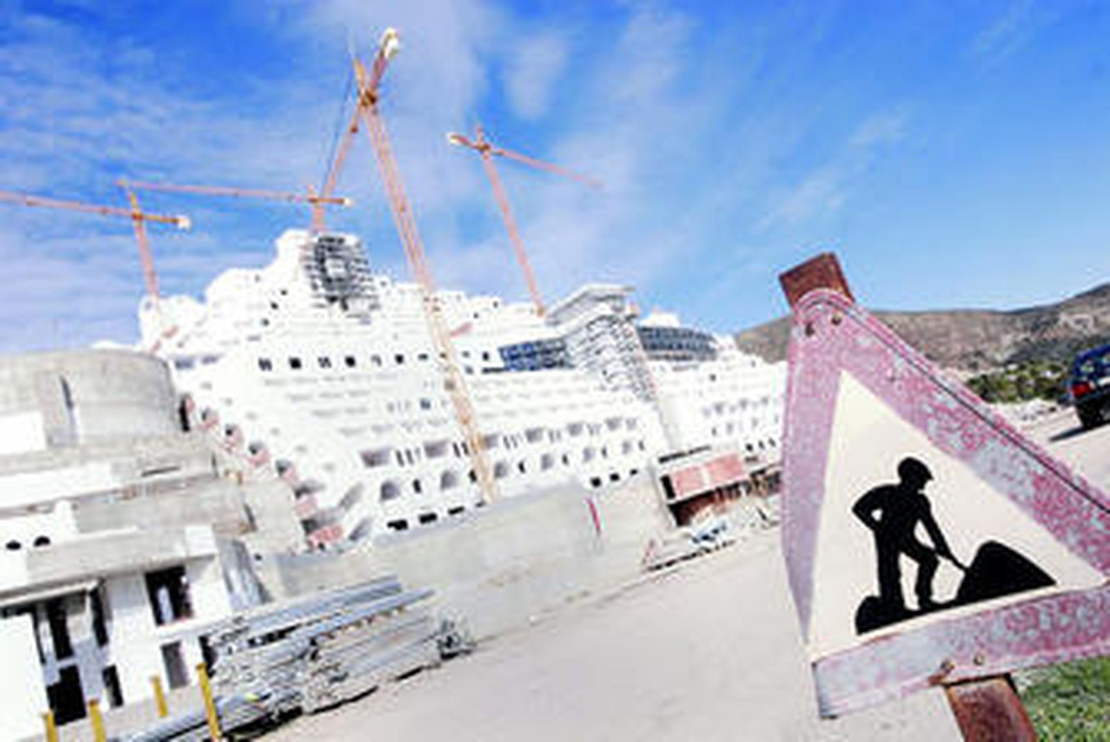 Esta medida se ha visto impulsada indirectamente por el caso del Hotel Algarrobico.