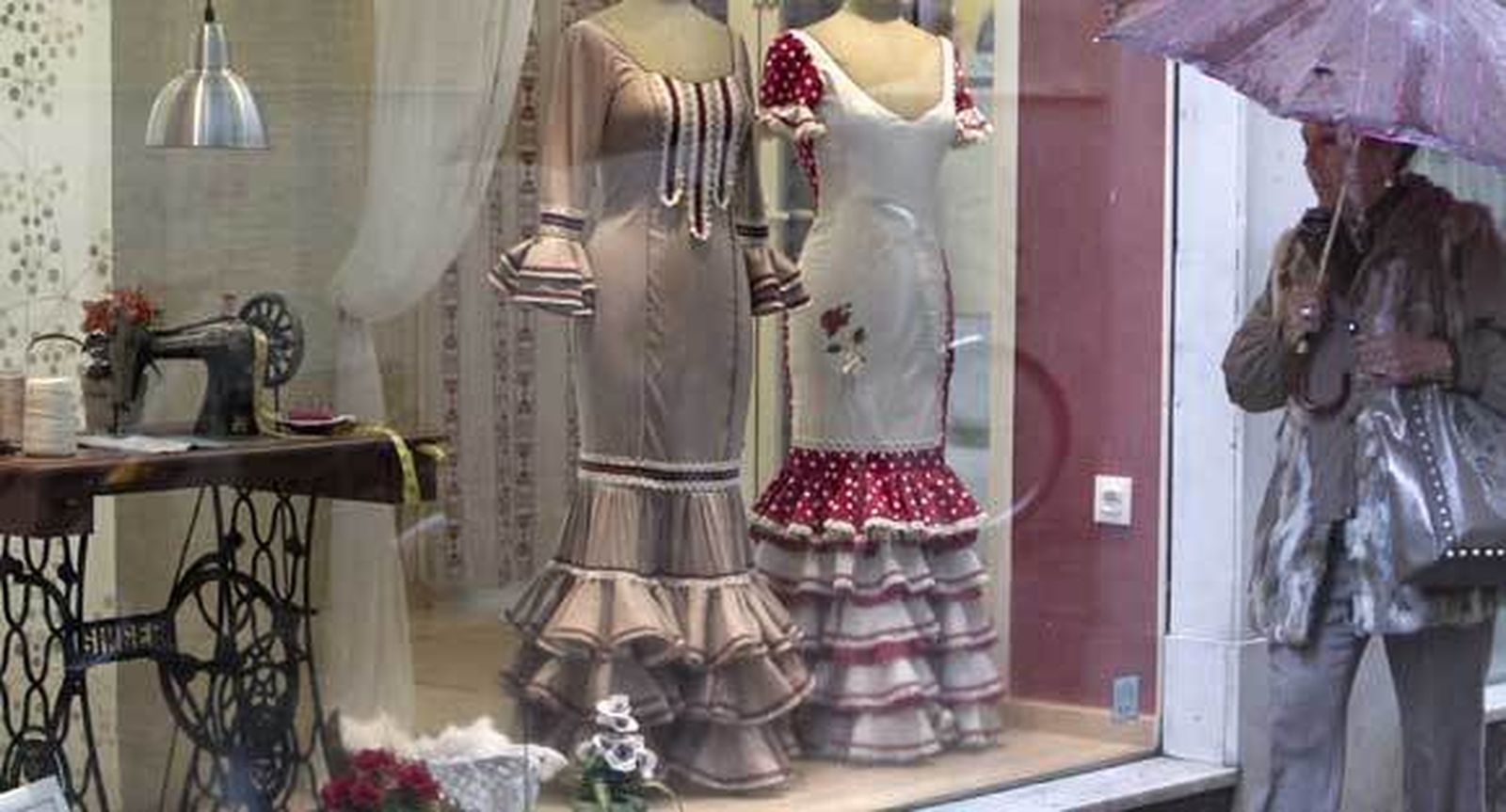 Trajes de flamenca, del artesanal a la moda 'low cost'