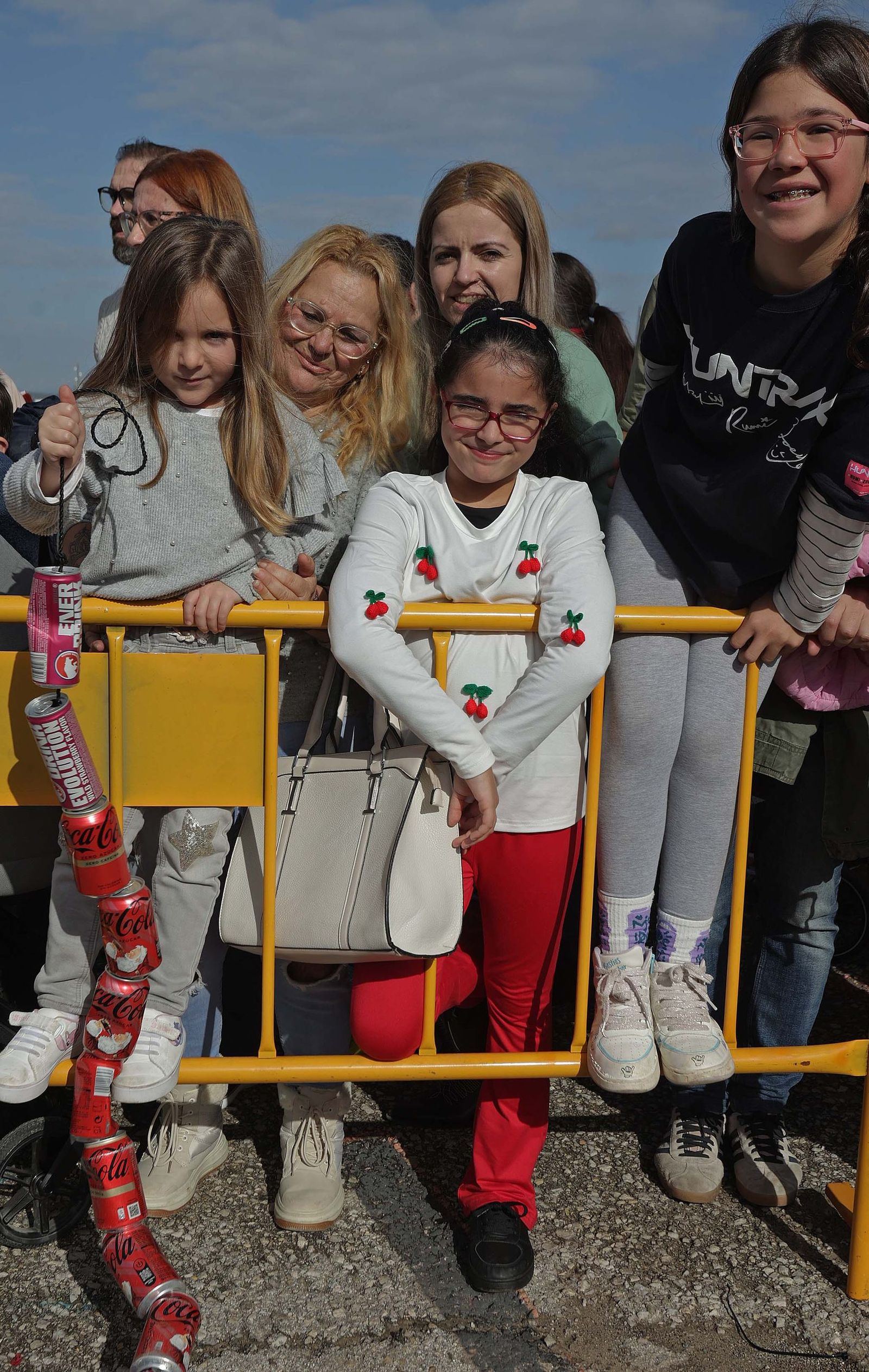 Búscate en el multitudinario arrastre de latas 2026 en Algeciras