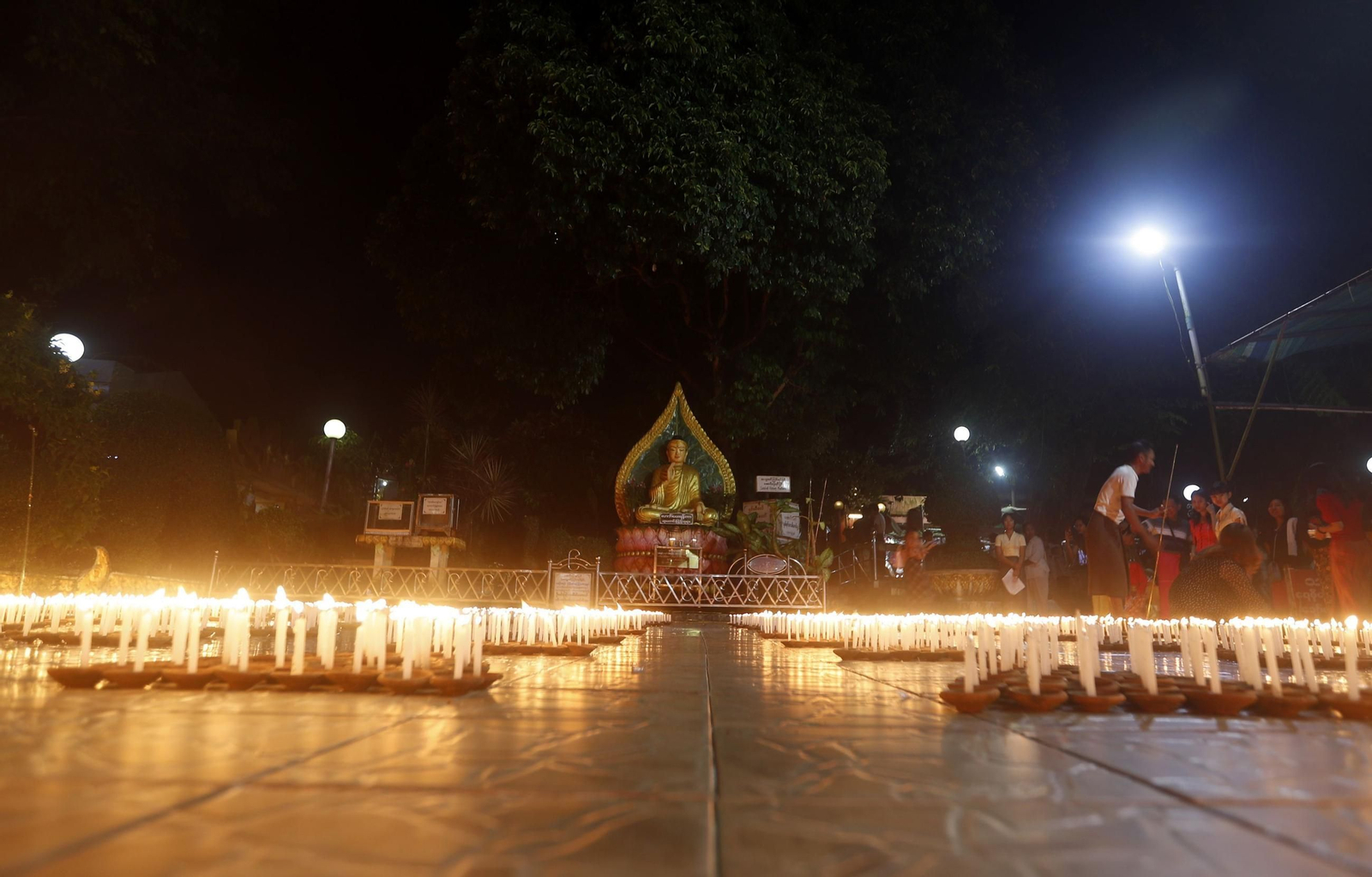 Birmania celebra el Festival de las Luces