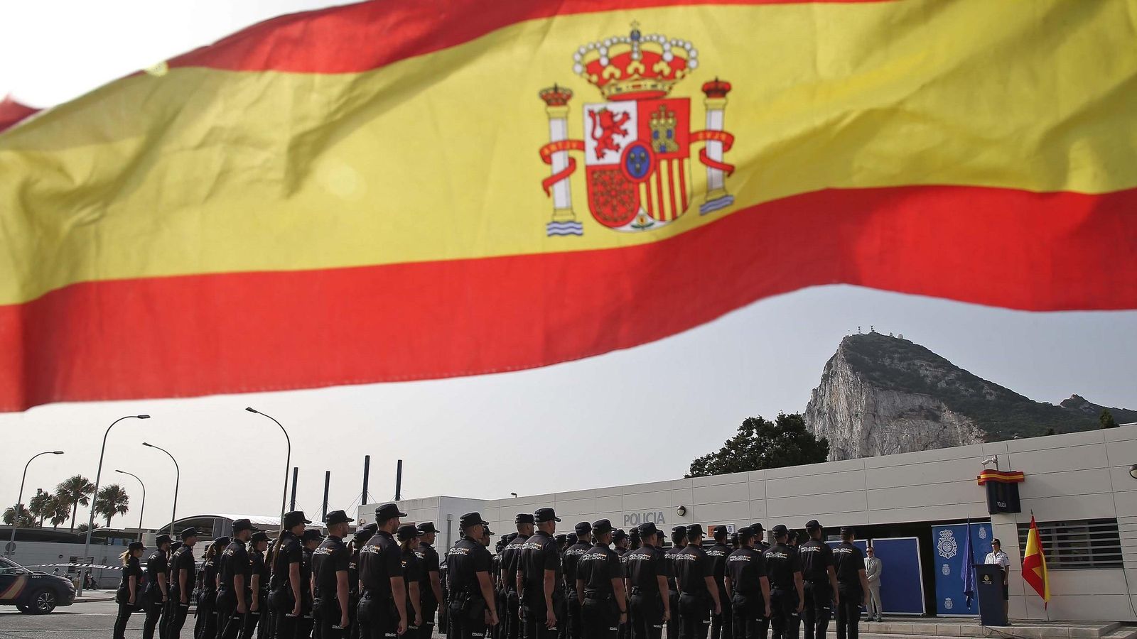 Un acto de la Policía Nacional en La Línea junto a Gibraltar.