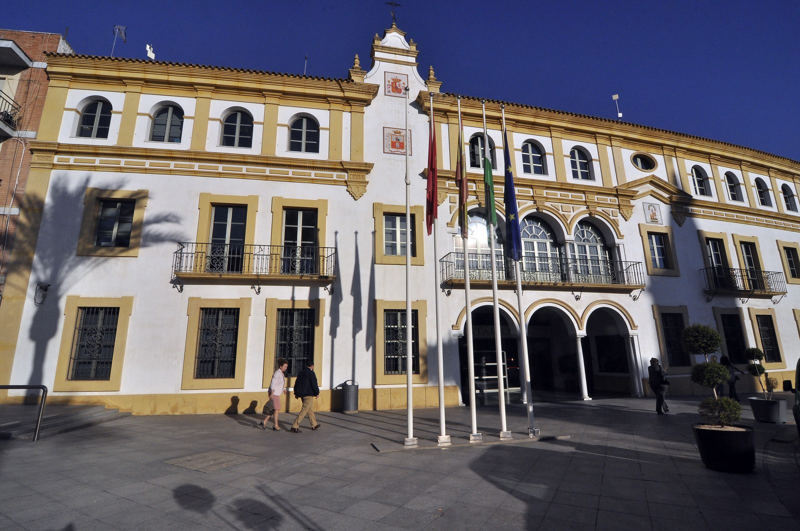Fachada del Ayuntamiento de Dos Hermanas.