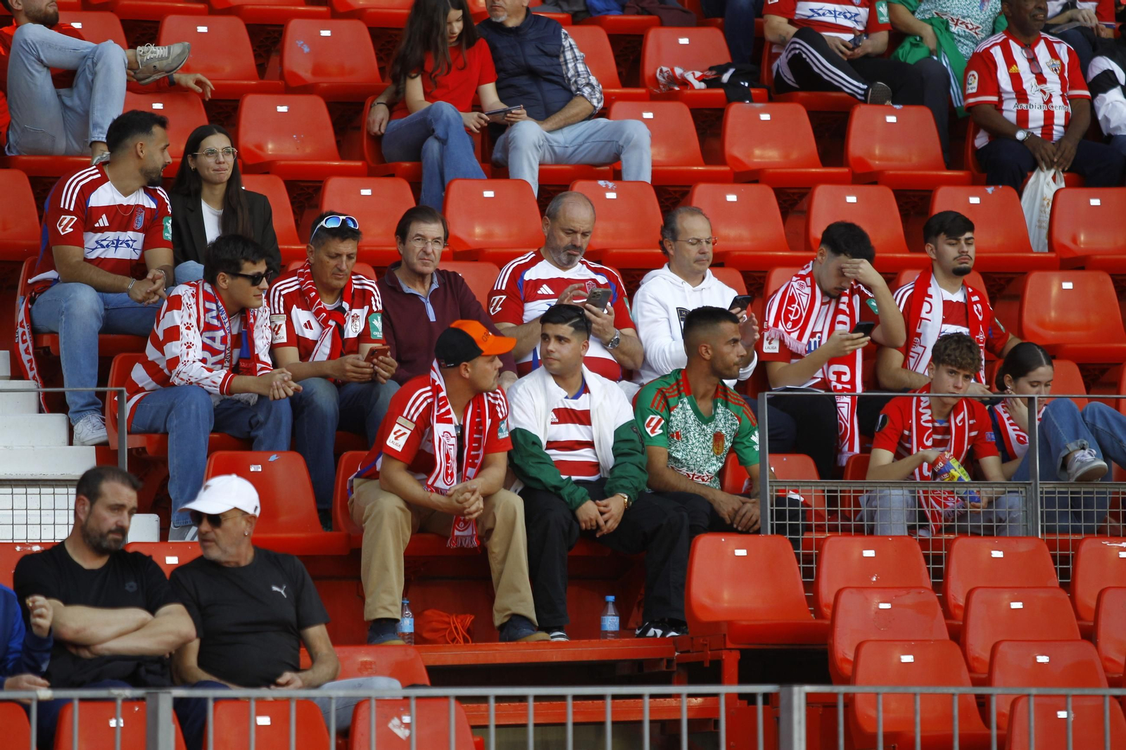 Búscate en las fotos del partido U.D. Almería-Granada C.F.