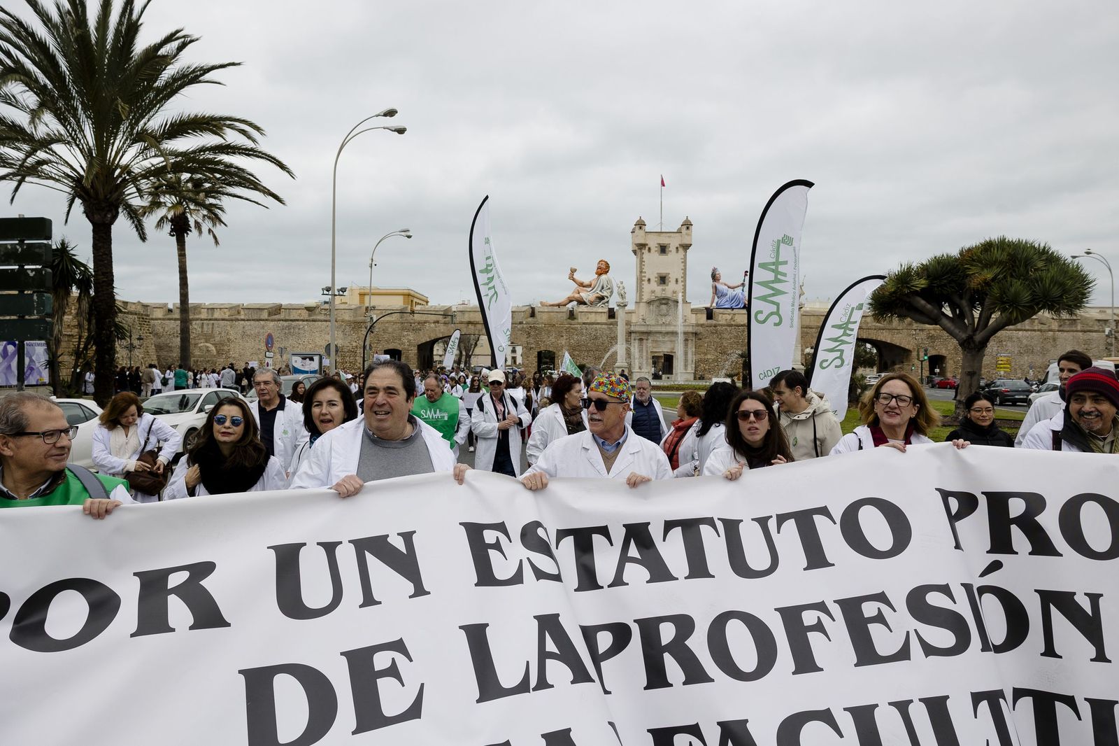 Las imágenes de la manifestación de médicos en Cádiz