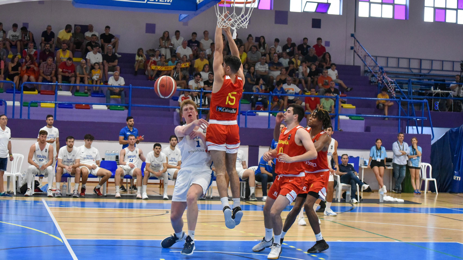 Las fotos de la primera jornada del Torneo Intenacional de Baloncesto U-20 de La Línea