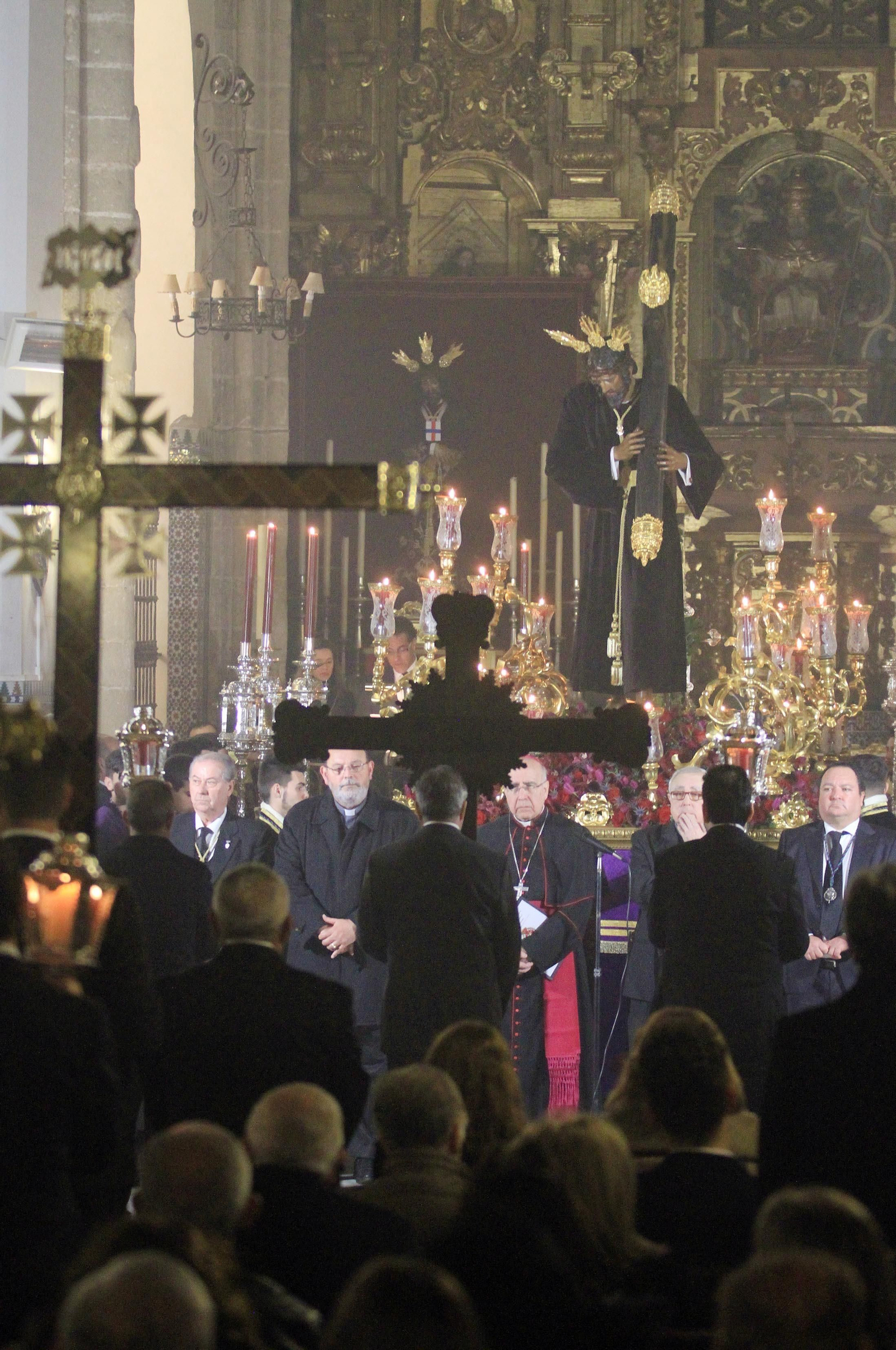 Imágenes del Vía Crucis Oficial de la Semana Santa presidido por el Señor de Pasión