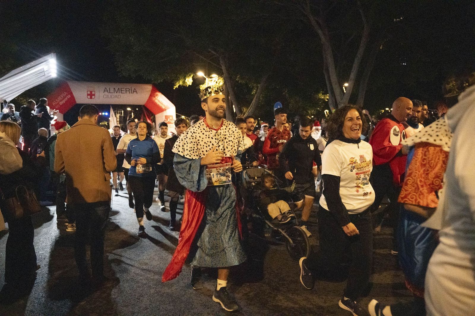 Almería corre y celebra su memoria olímpica en una San Silvestre de récord