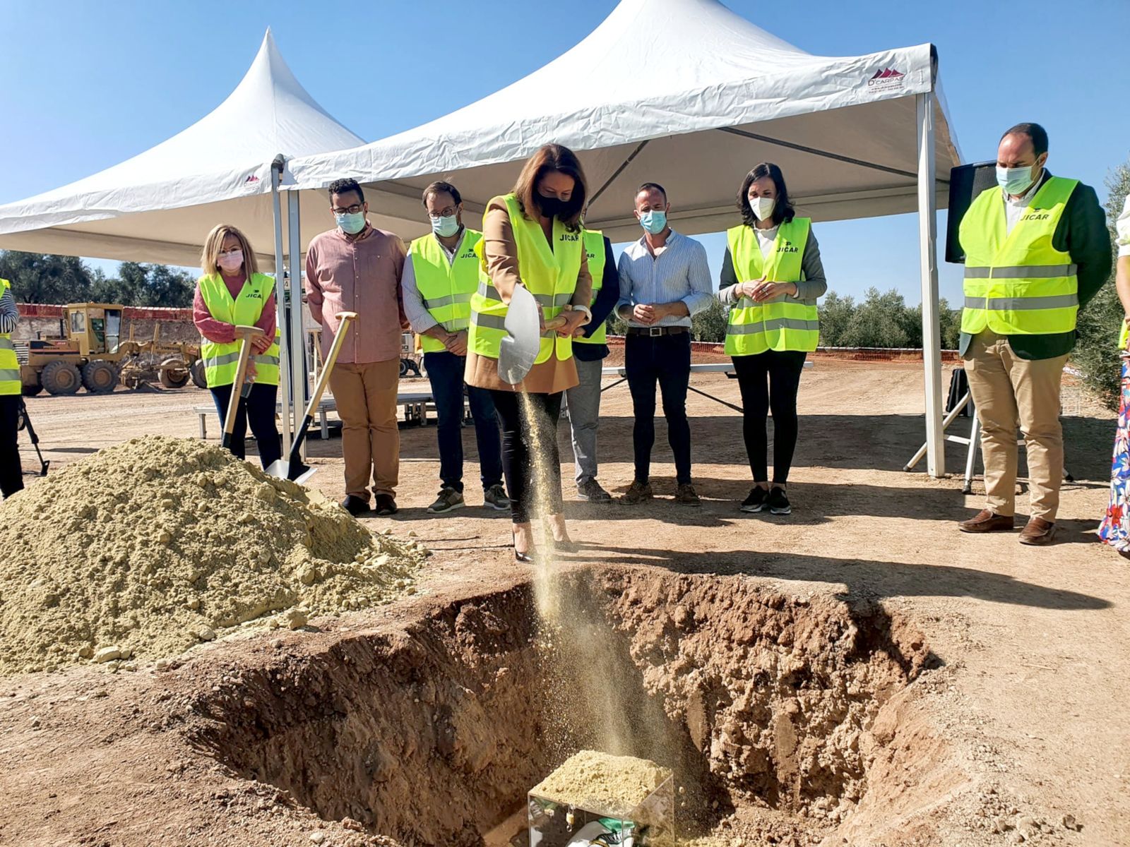 Un momento durante el acto de colocación de la primera piedra de la nueva EDAR de Monturque