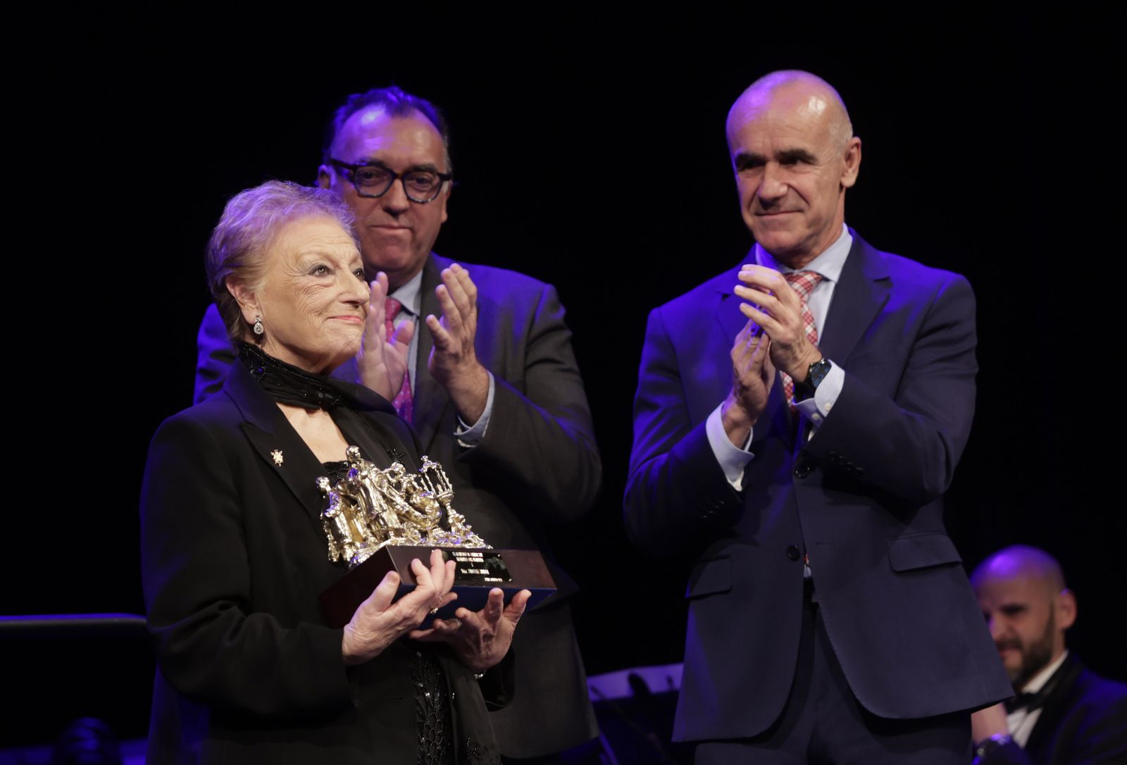 La saetera Ángelita Yruela recibe el Llamador
