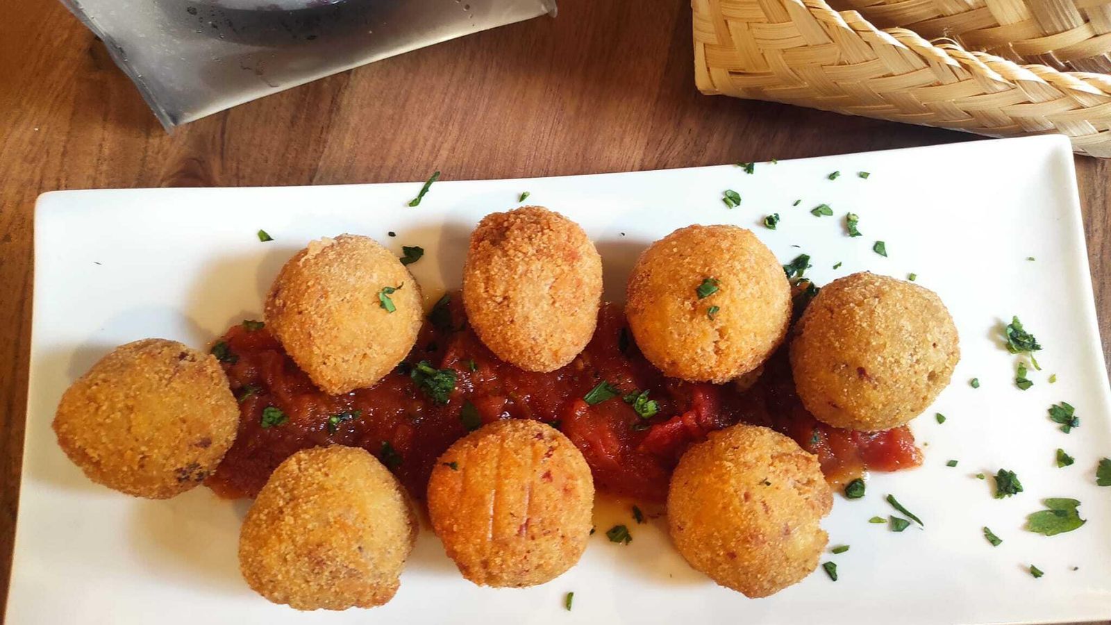 Croquetas elaboradas con salchicha arochena