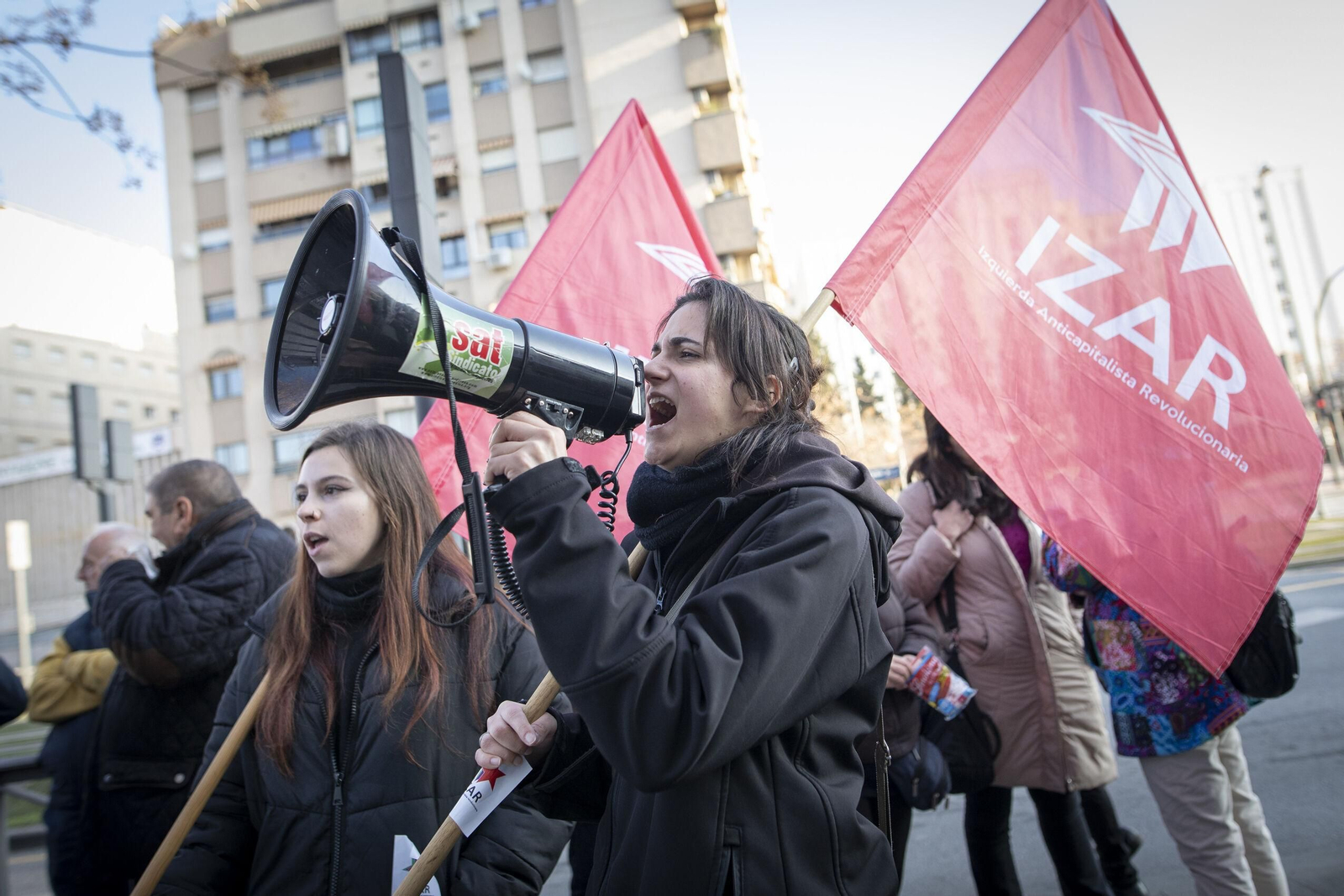 Concentración ante los juzgados en apoyo a los tres acusados.