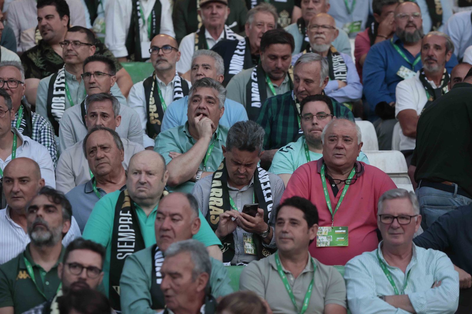 Búscate en el acto Siempre Verdiblancos