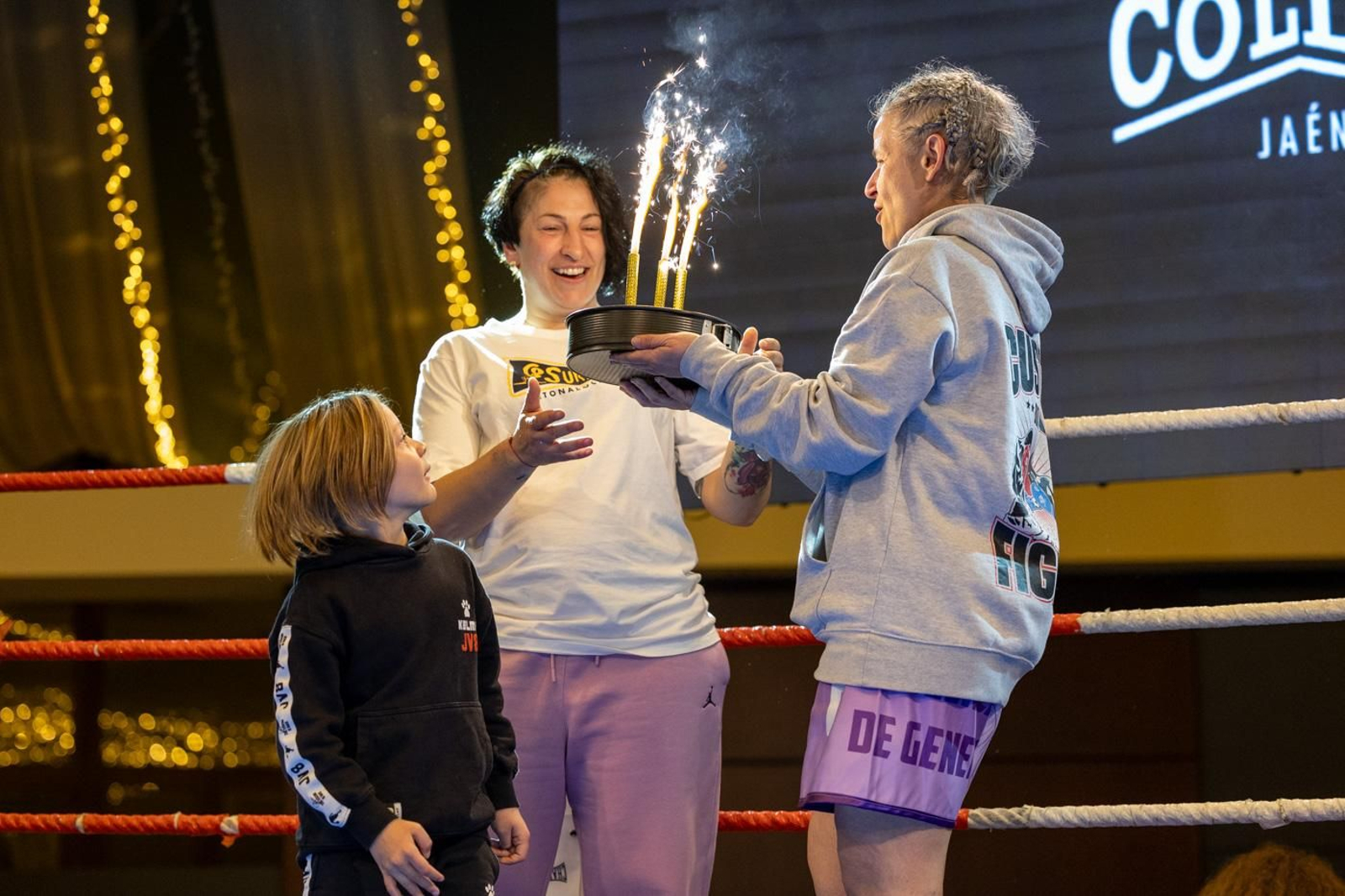 El boxeo solidario de la VI velada White Collar Boxing cautiva al público de Jaén