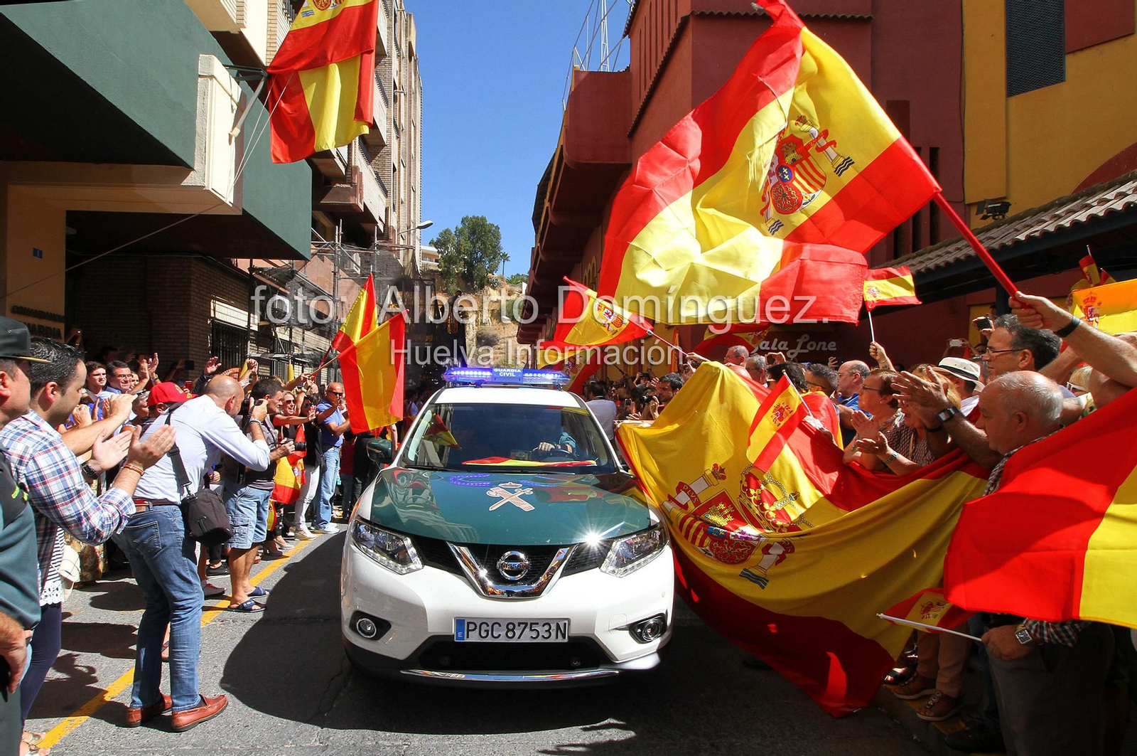Imágenes de la expedición de Guardias Civiles de Huelva rumbo a Cataluña.