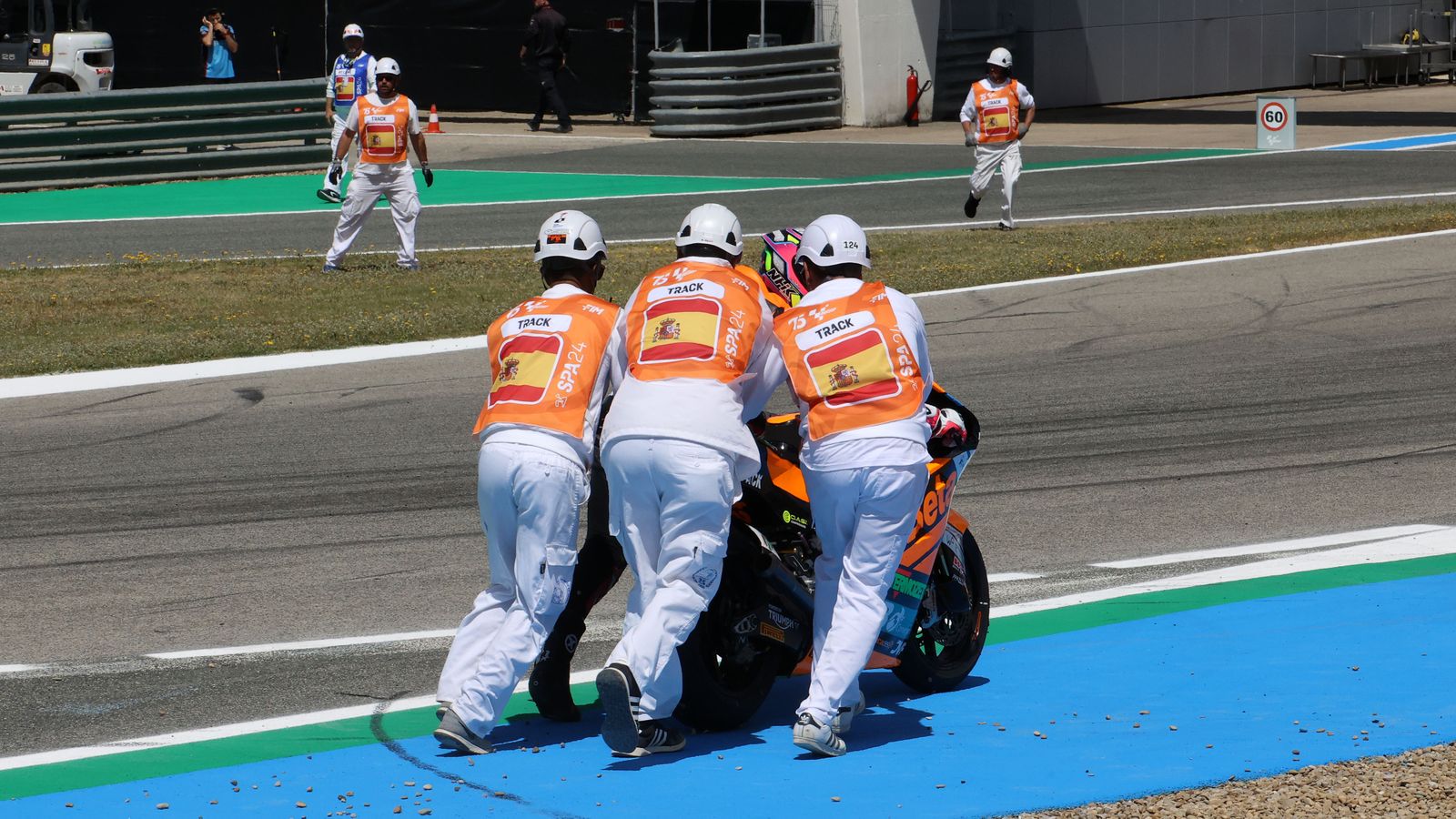 Imágenes de las caídas en las carreras del GP España en Jerez