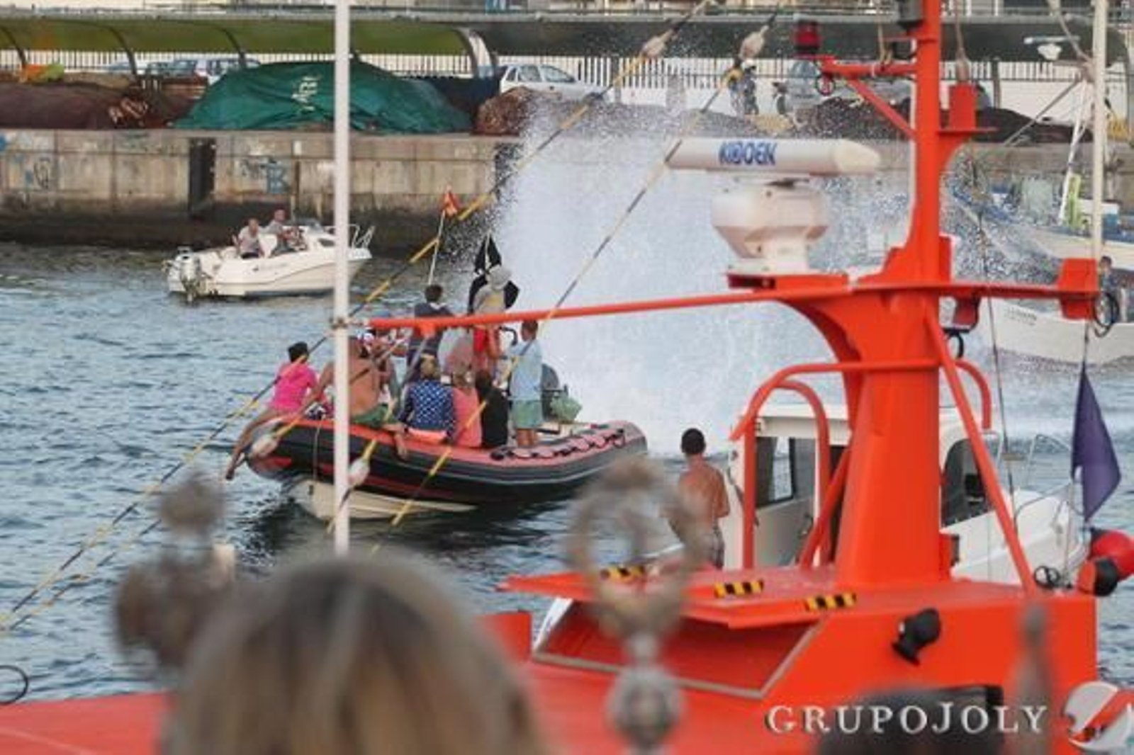 Seguidores de la procesión del Carmen en Algeciras.

Foto: Fran Montes