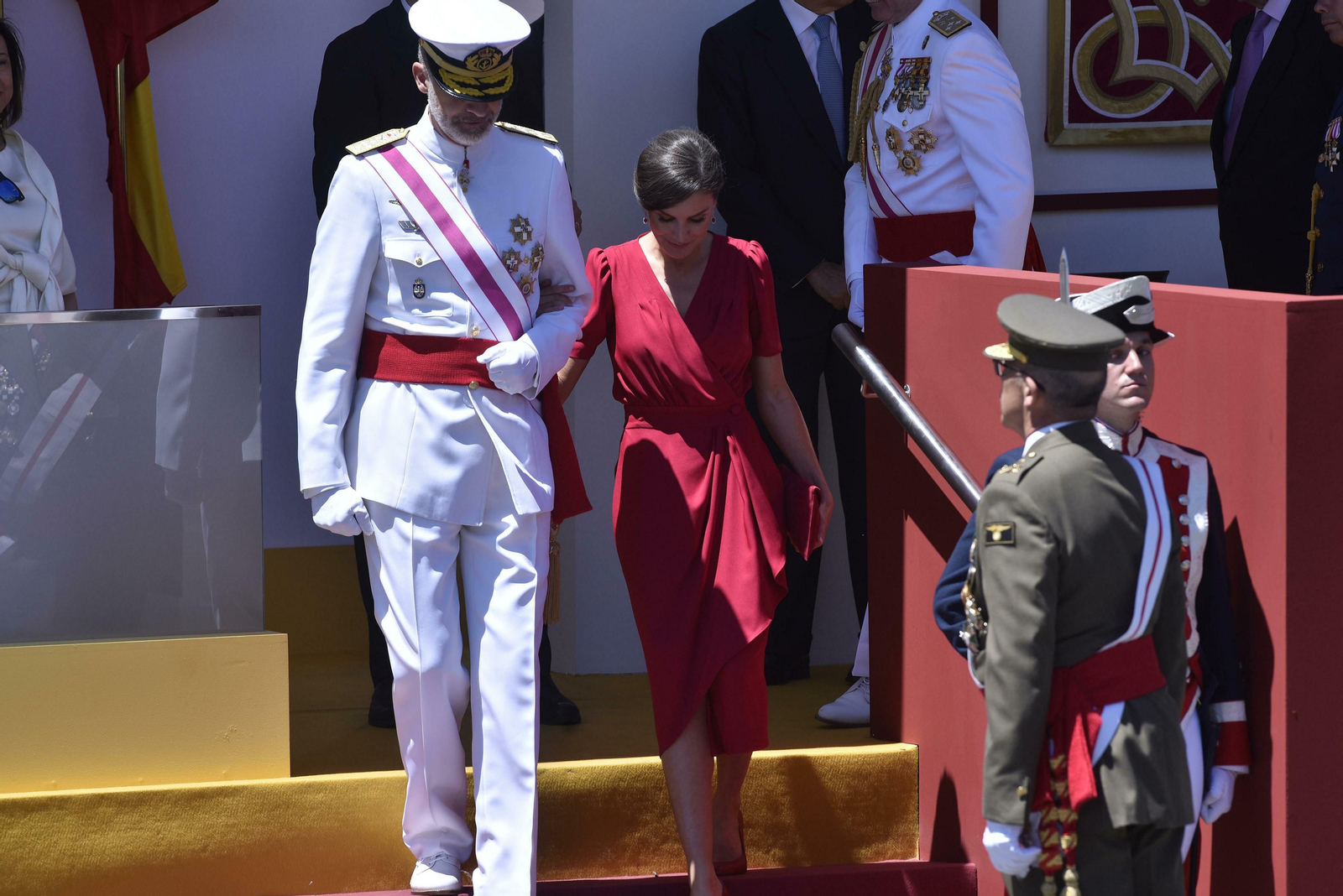 Las imágenes del desfile del Día de las Fuerzas Armadas en Sevilla