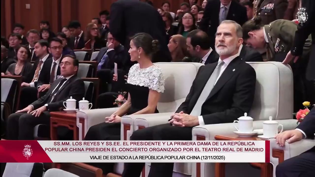 Los Reyes presencian el debut de la Orquesta del Teatro Real en Pekín, junto a Xi y la primera dama china