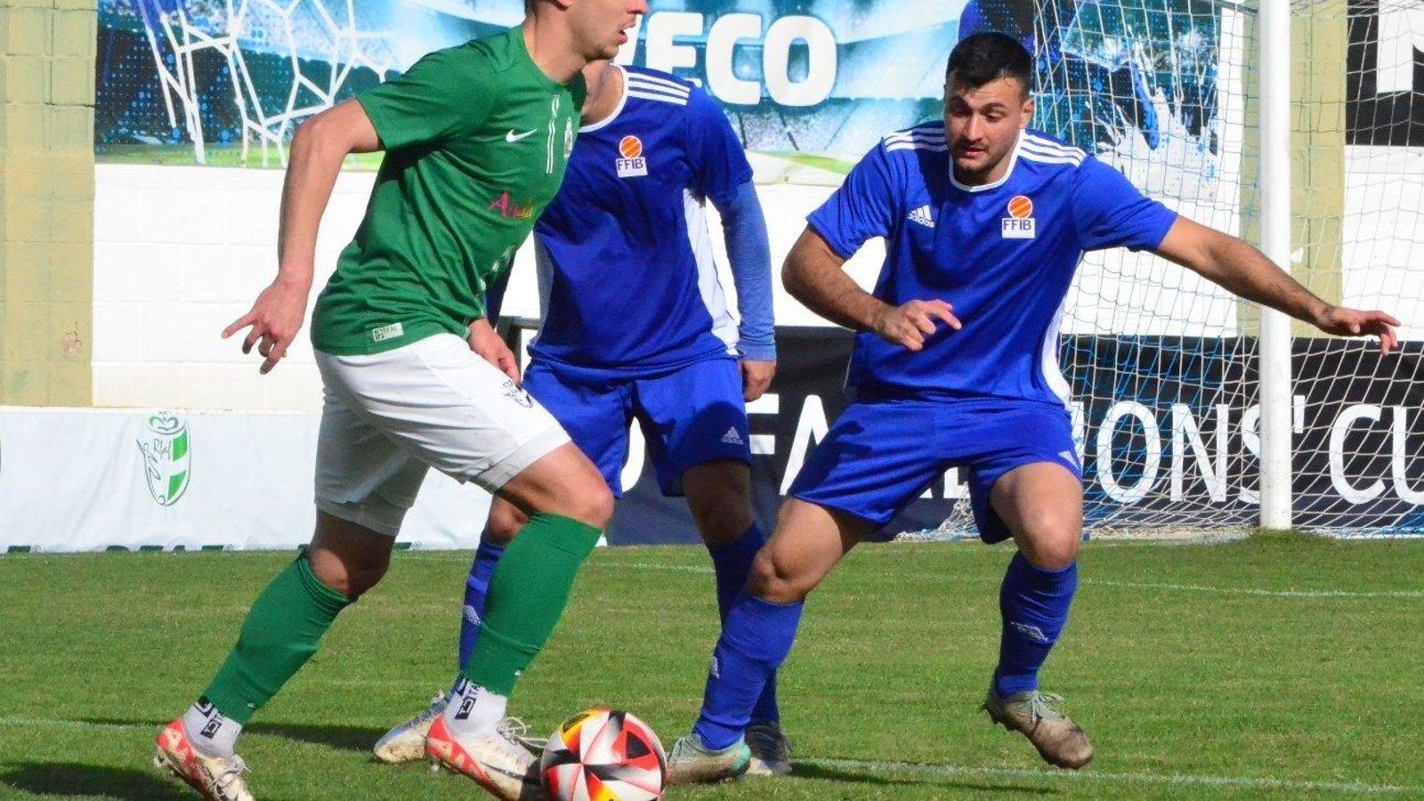 Teté, en un lance del partido.