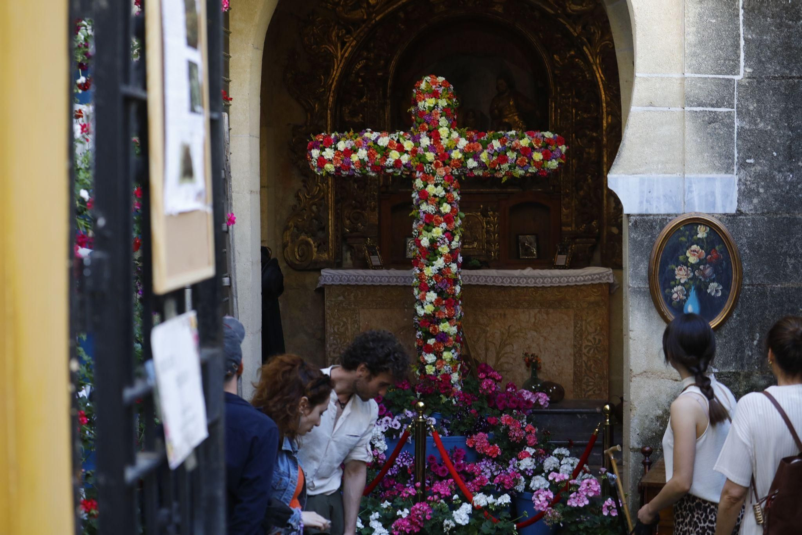 Cruz de la Asociación de Vecinos Alcázar Viejo. Las Cruces ganadoras del concurso municipal de Córdoba 2024, en imágenes