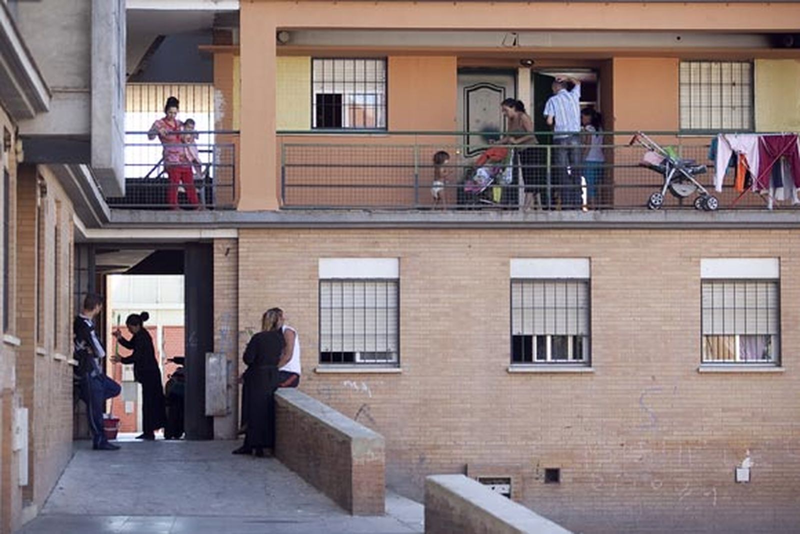 En libertad dos de los acusados de agredir a policías en Los Montecillos
