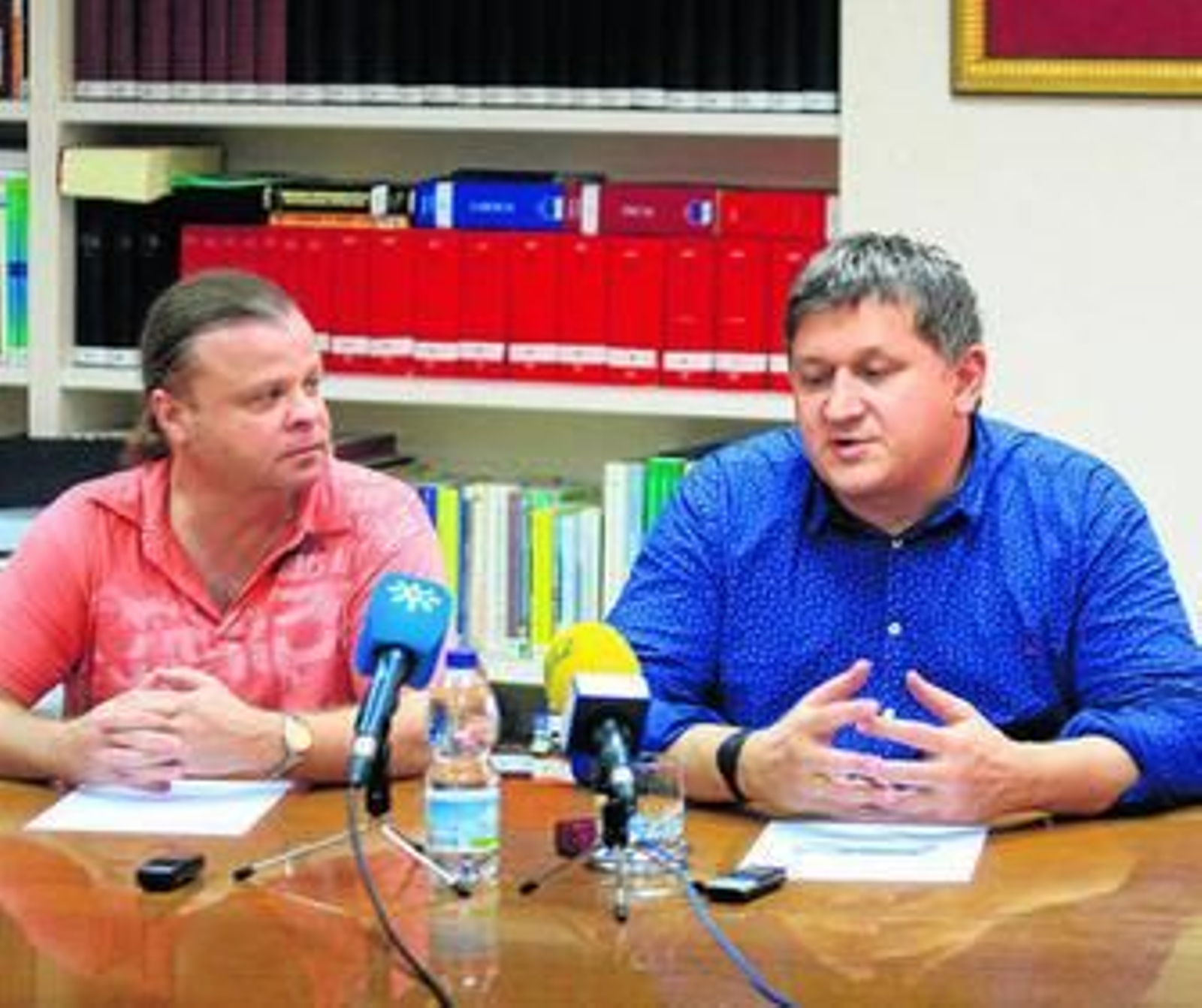Vladimir Savenkov e Ilia Shpurov, durante la rueda de prensa de ayer.