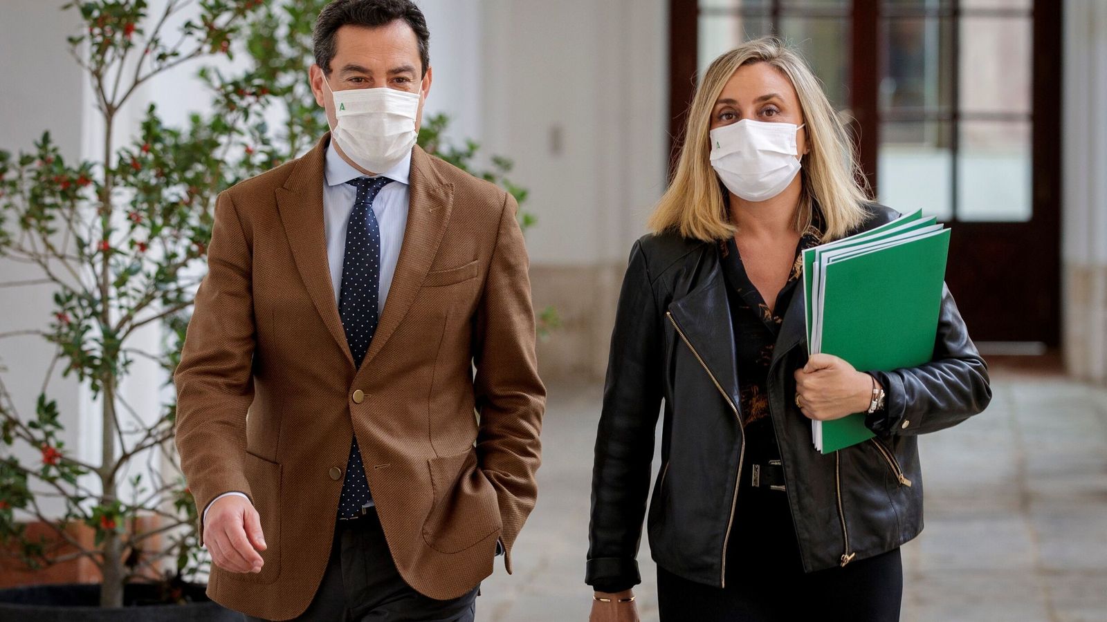 Juanma Moreno y Marifrán Carazo.