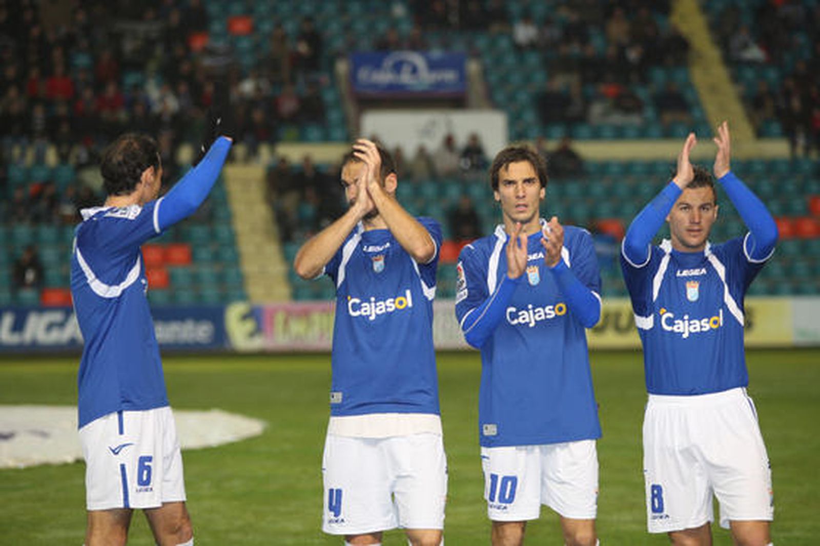 El equipo azulino se impone en el Helmántico y encadena así seis victorias seguidas, colocándose cuarto en la tabla./ Fotos: LOF

Foto: LOF