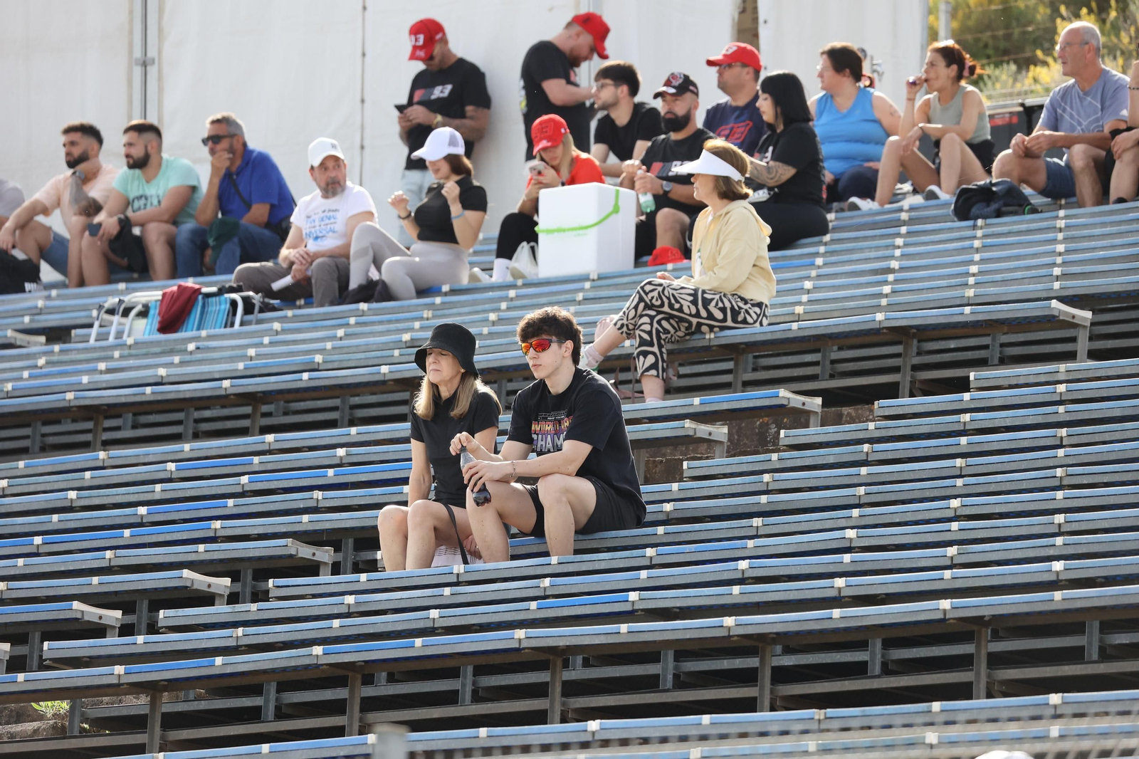 Ambiente del viernes en las gradas del Circuito de Jerez - Ángel Nieto